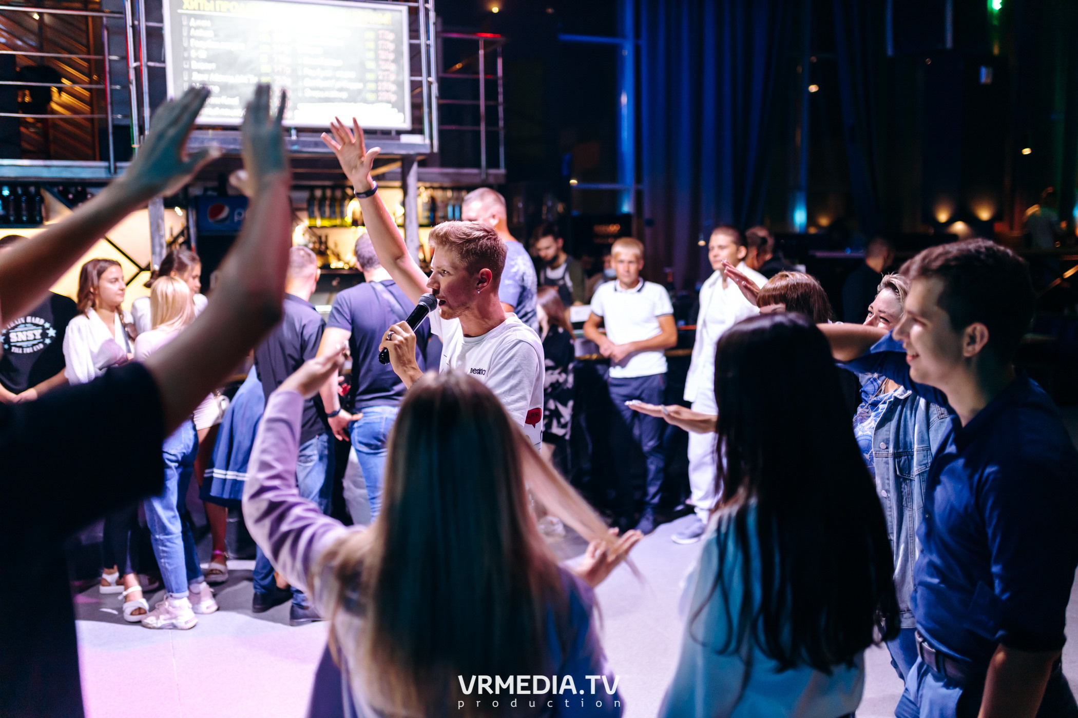 Выходные в баре «DOSKI»