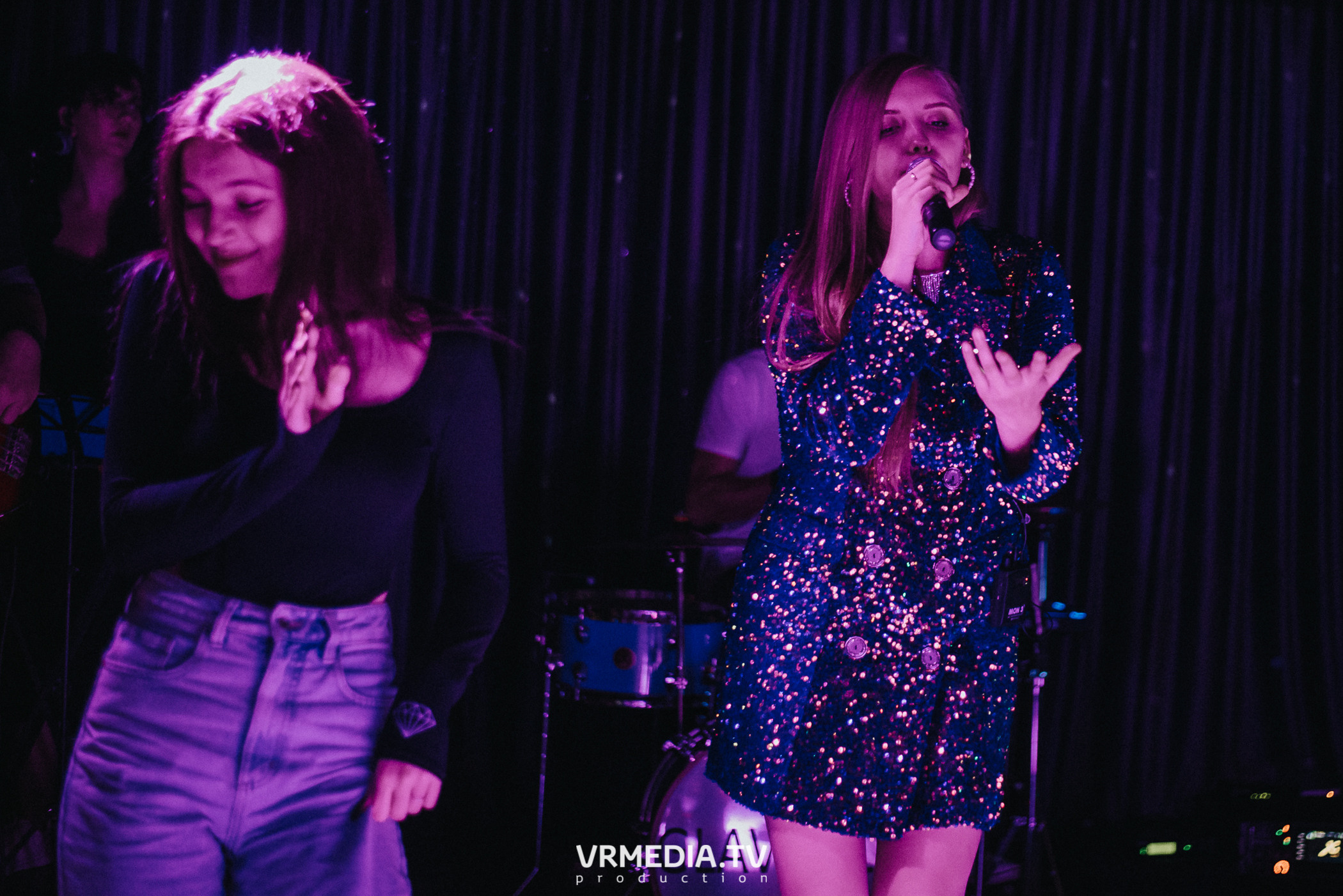 Выходные в караоке-баре «Volna»