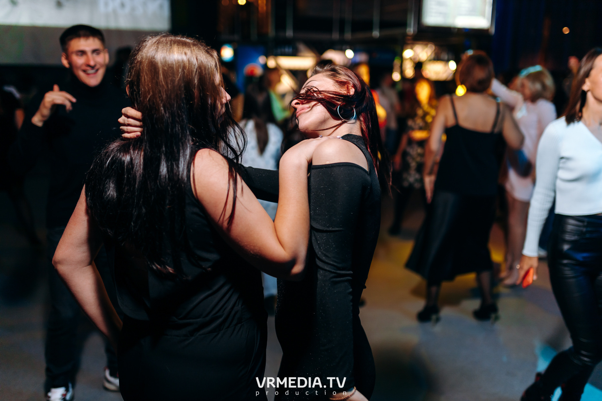 Выходные в баре «DOSKI»