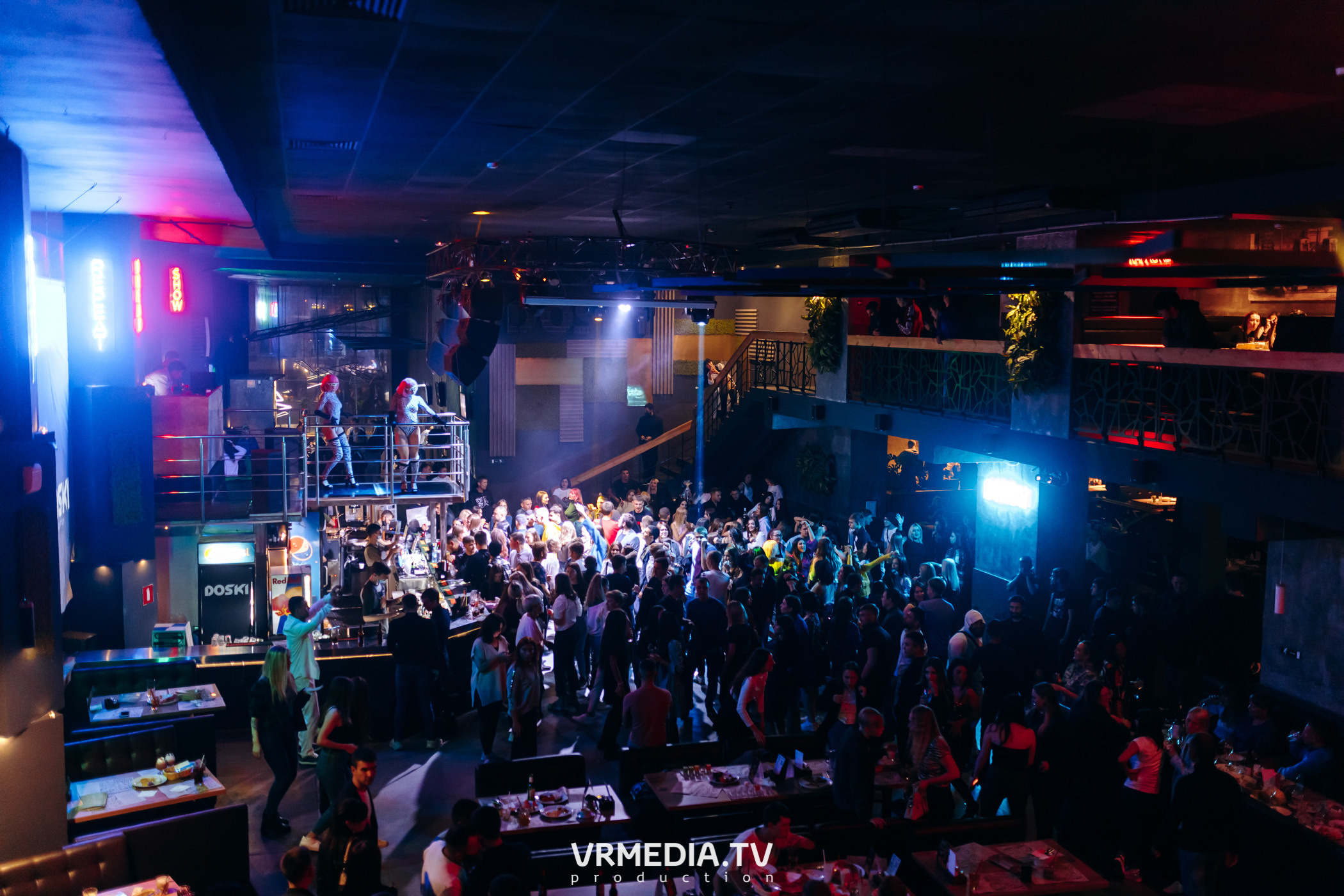 Выходные в баре «DOSKI»