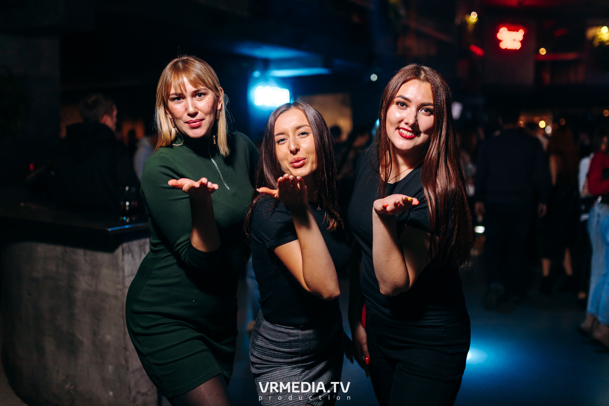 Выходные в баре «DOSKI»