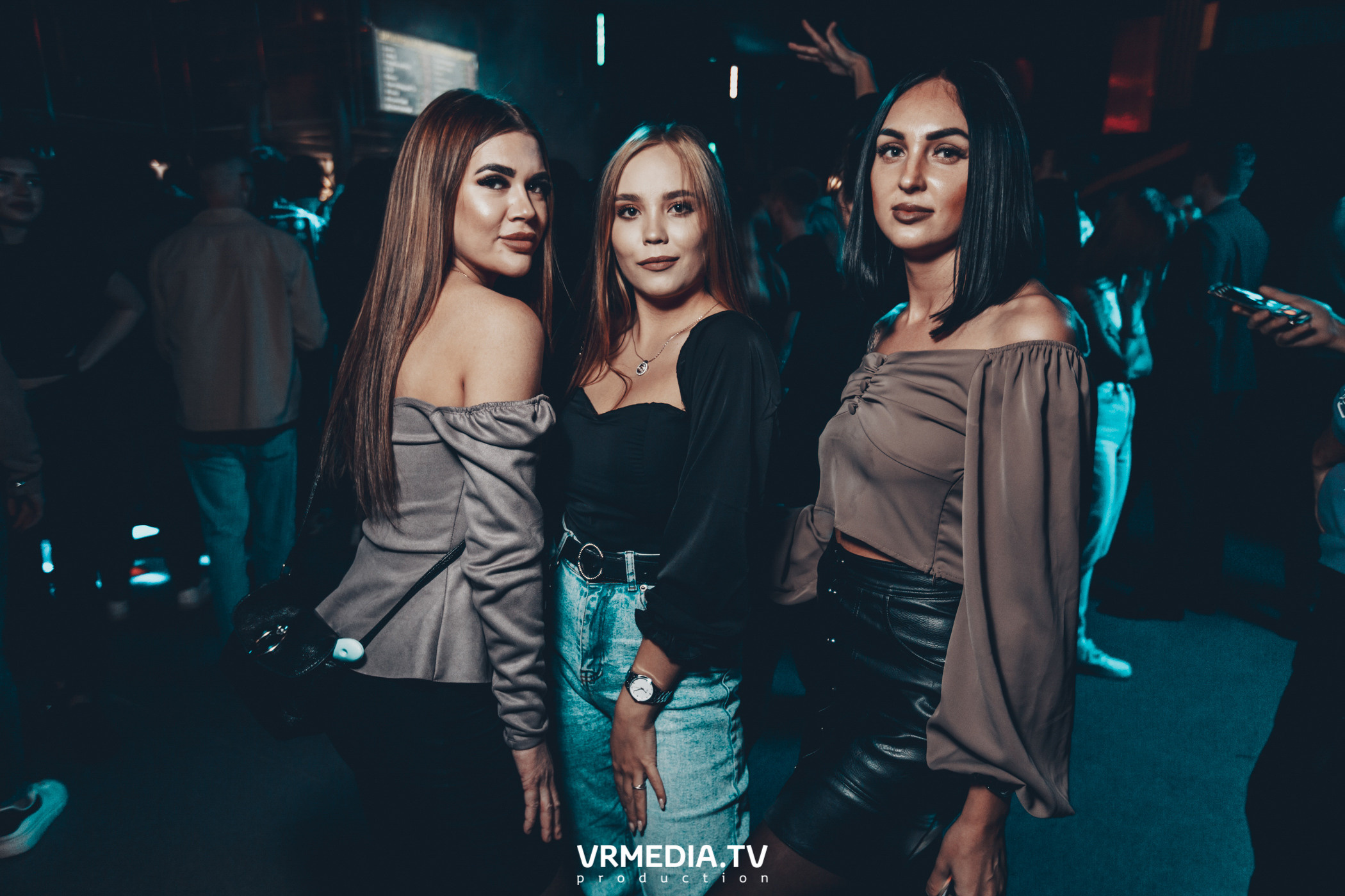 Выходные в баре «DOSKI»