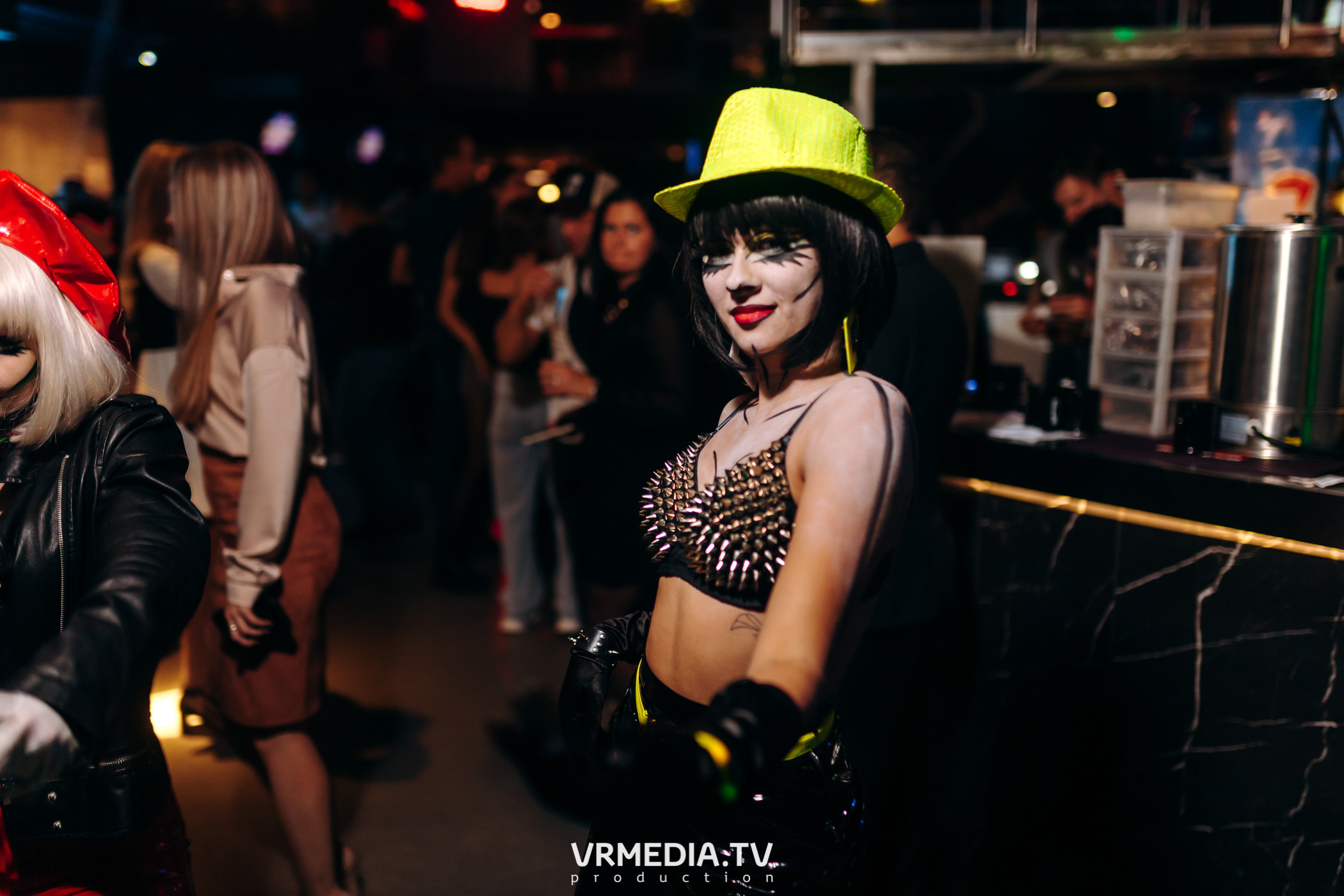 Выходные в баре «DOSKI»