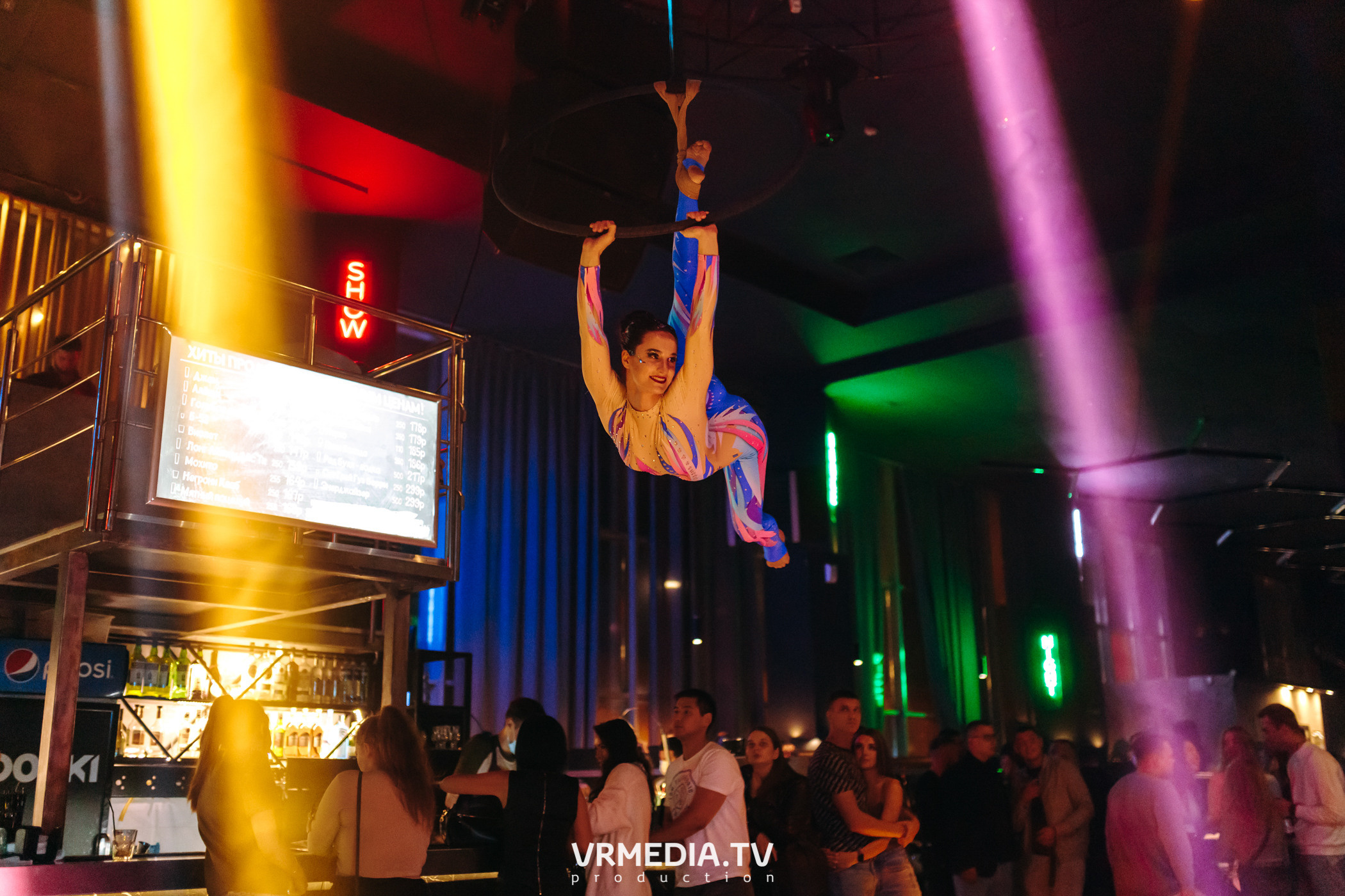 Выходные в баре «DOSKI»