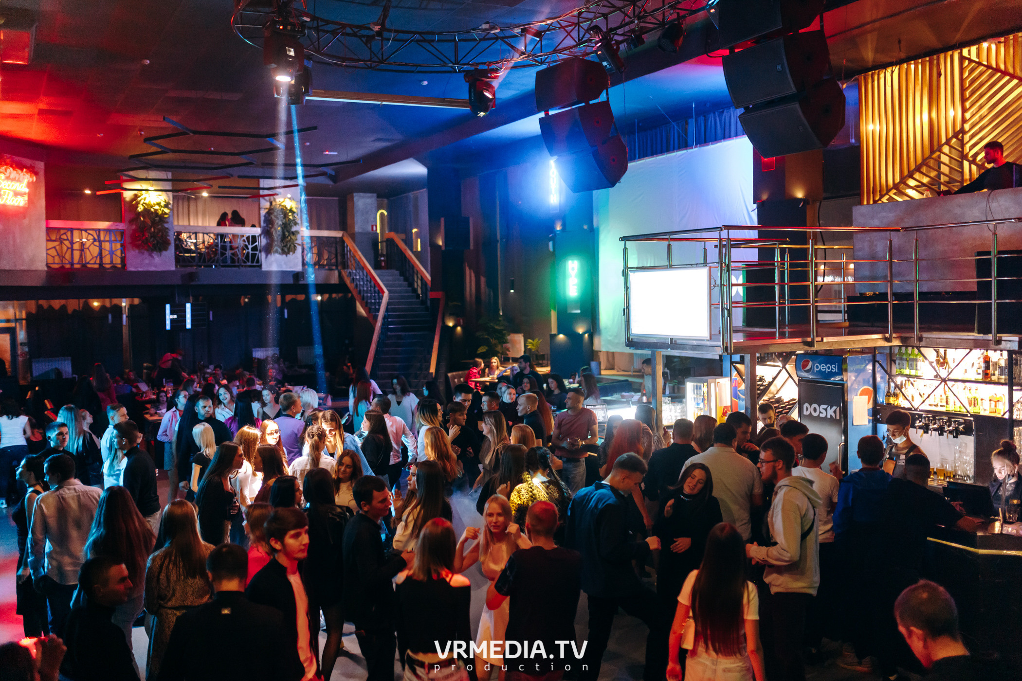 Выходные в баре «DOSKI»