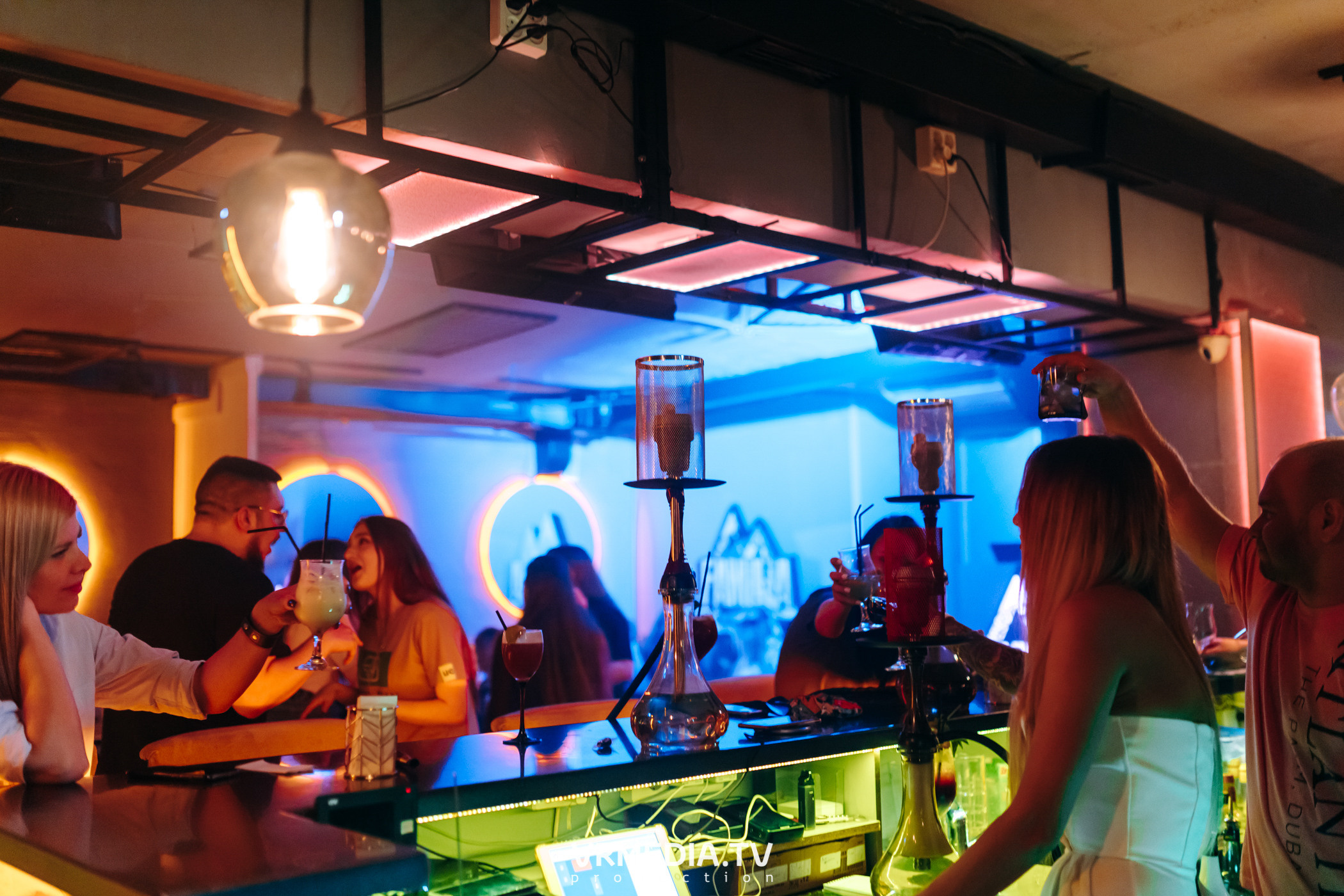 Ночь Безумного Бармена в Lounge Voice Hall «Familia»