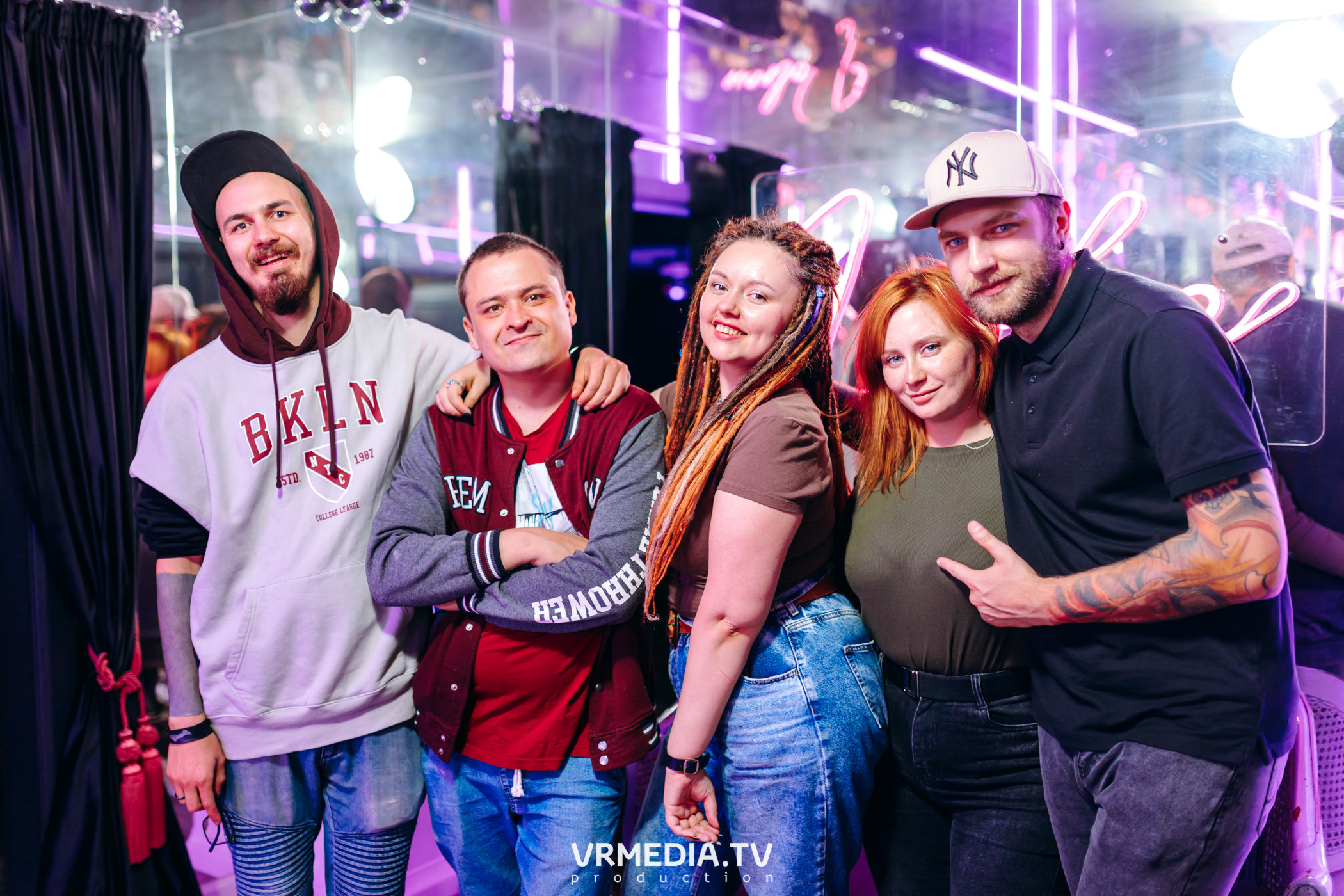 Ночь фотографии в караоке-баре «Volna»