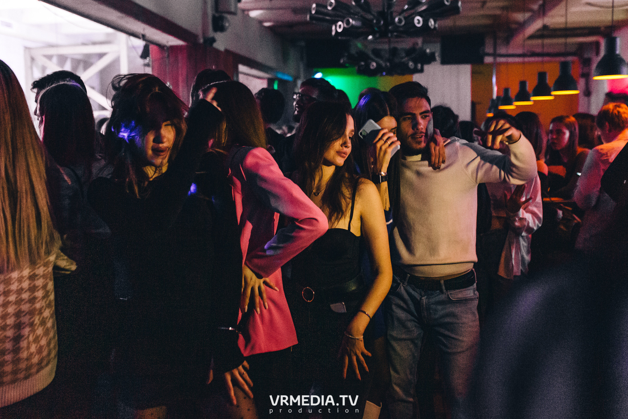 Выходные в баре «Cosmo»