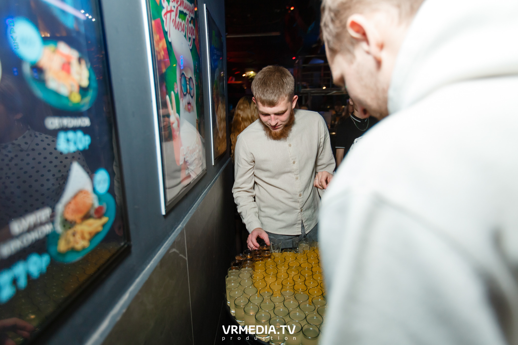 Выходные в баре «DOSKI»