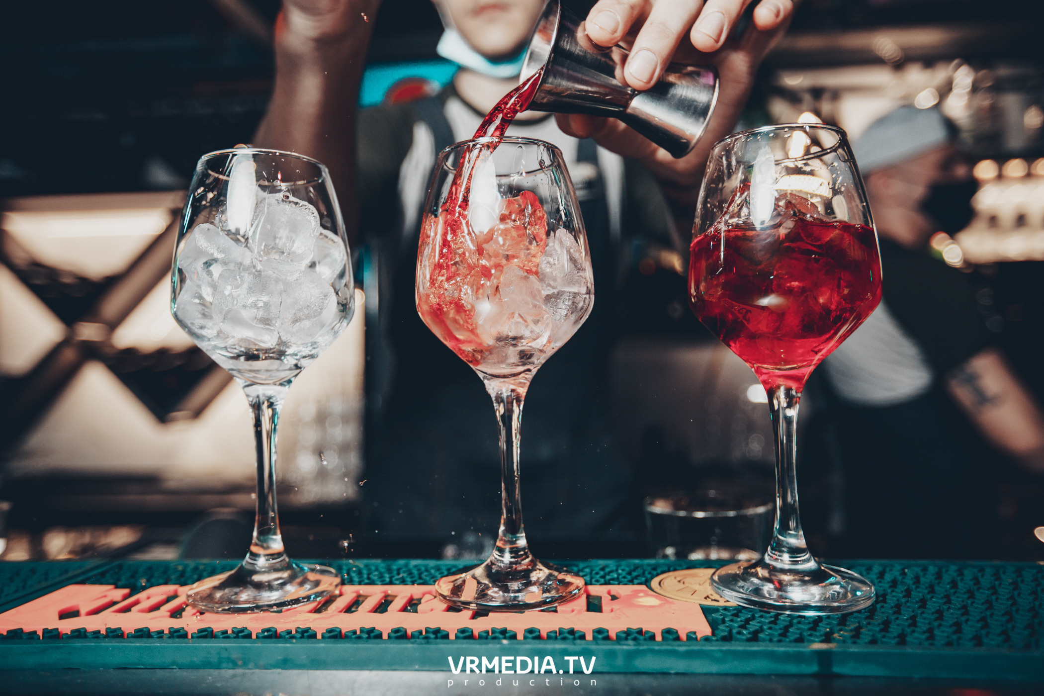 Выходные в баре «DOSKI»