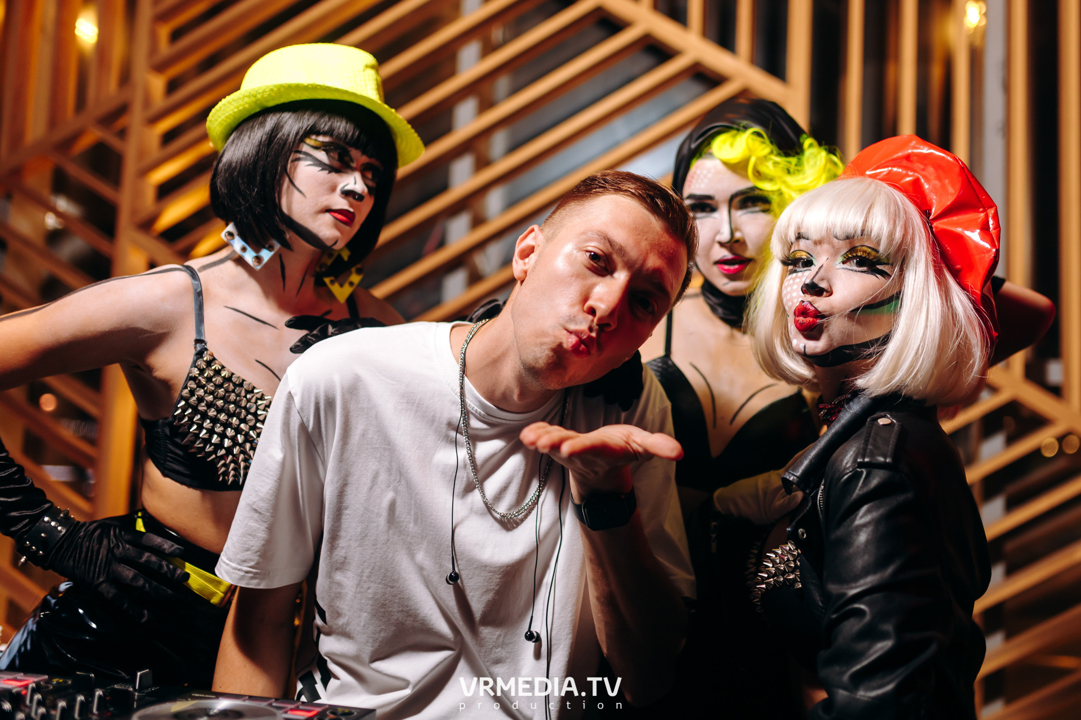 Выходные в баре «DOSKI»