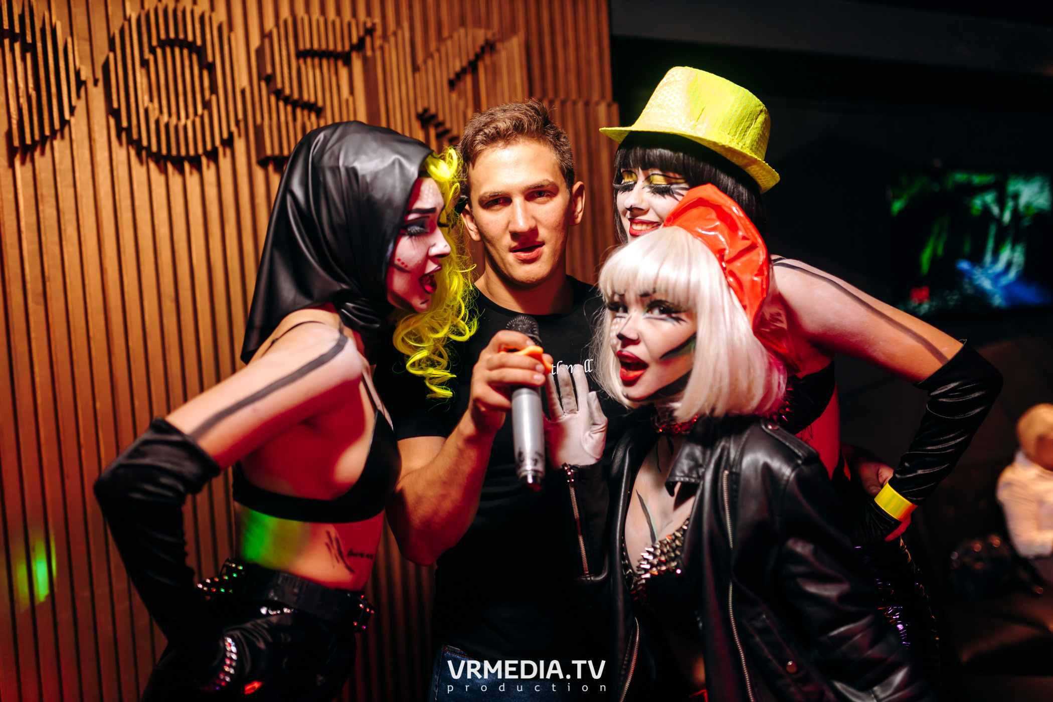 Выходные в баре «DOSKI»