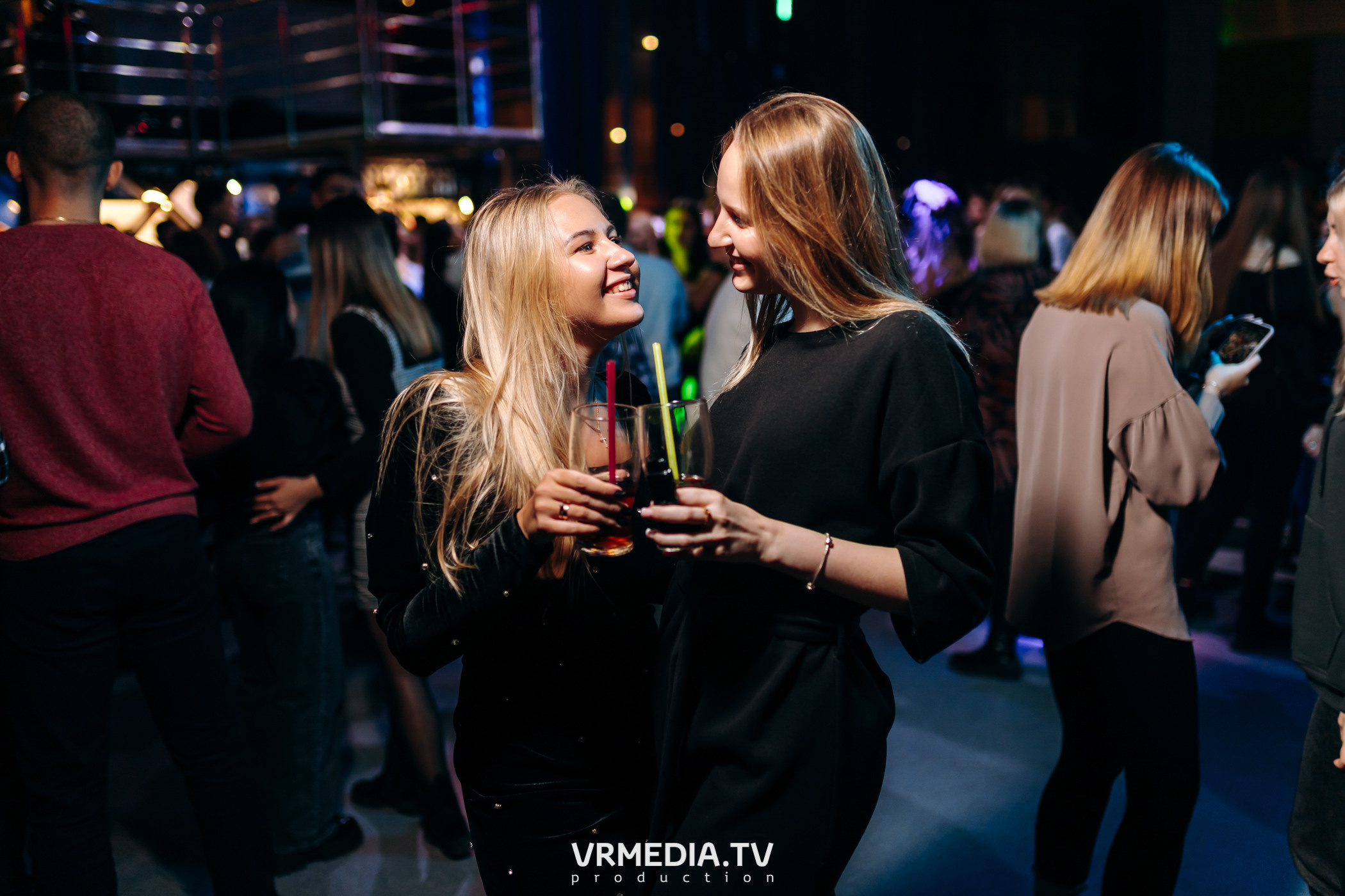 Выходные в баре «DOSKI»