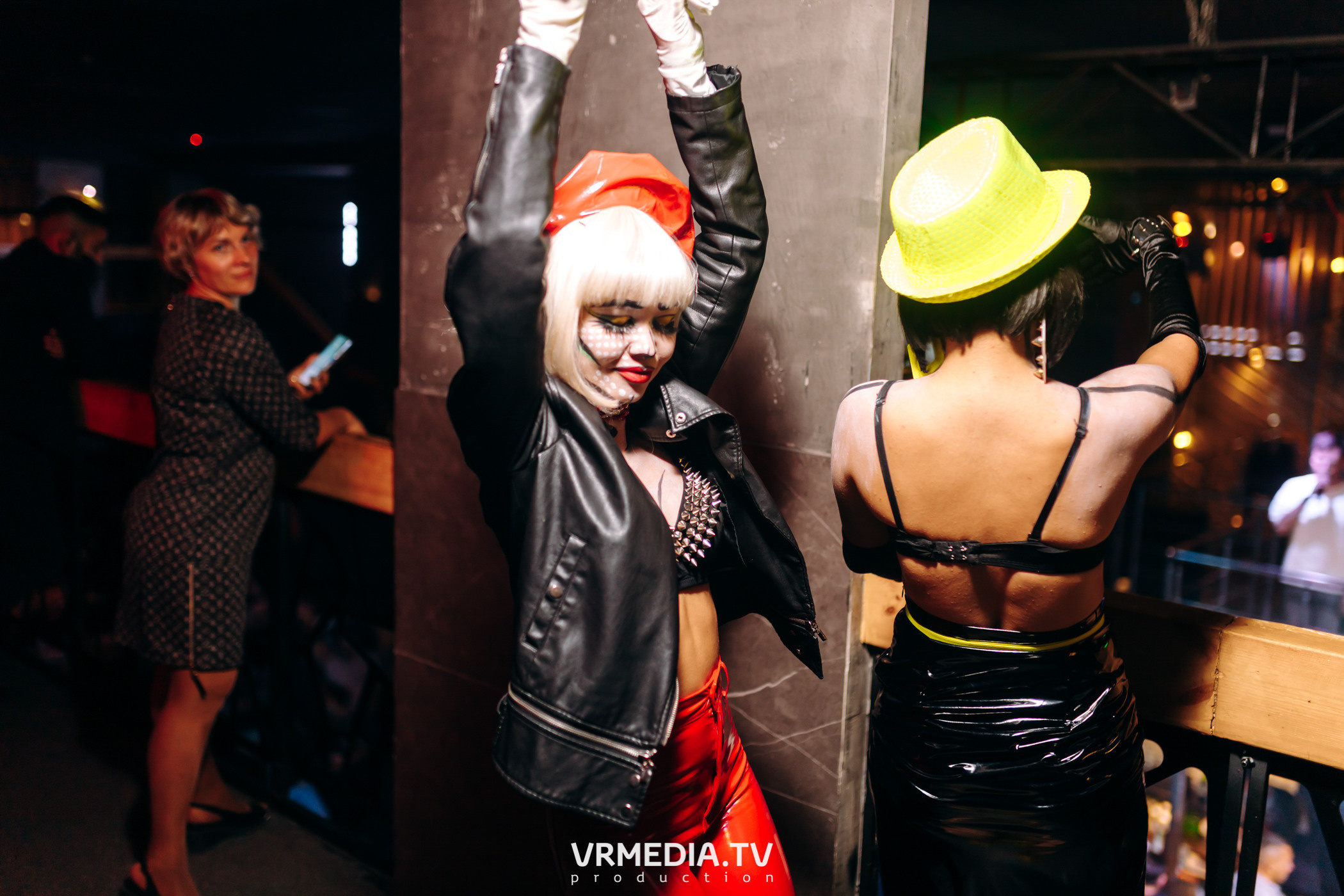 Выходные в баре «DOSKI»