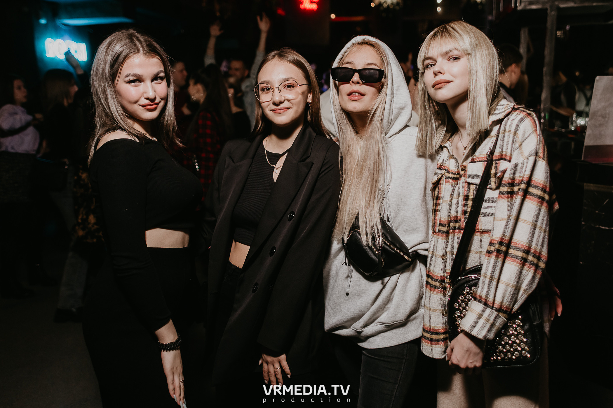 Выходные в баре «DOSKI»