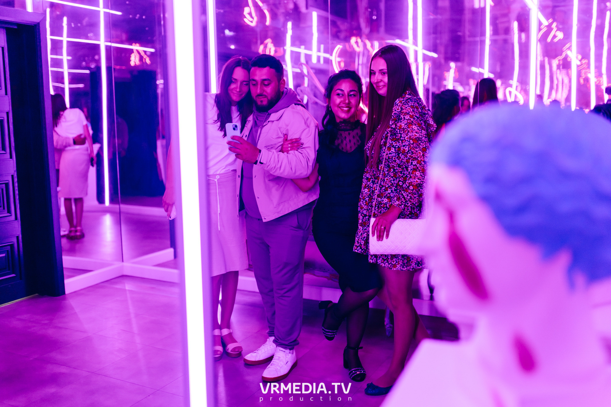 Ночь фотографии в караоке-баре «Volna»