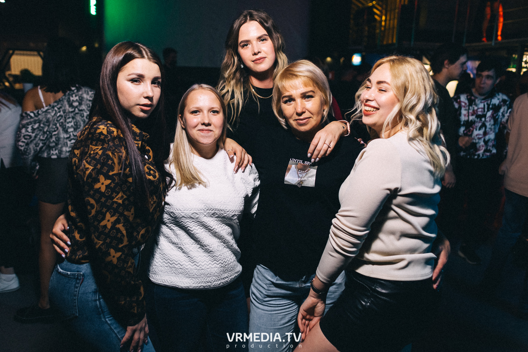 Выходные в баре «DOSKI»