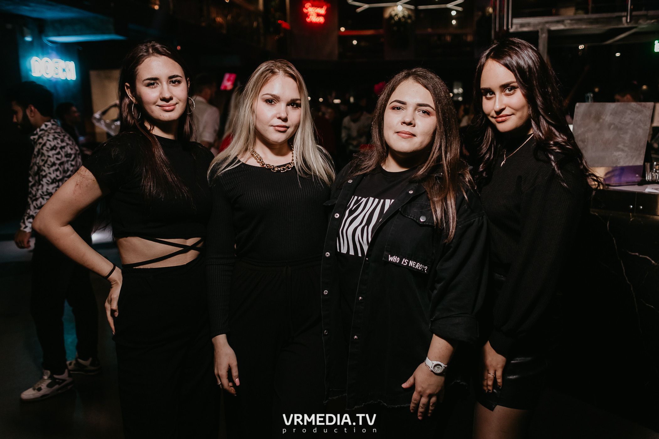 Выходные в баре «DOSKI»