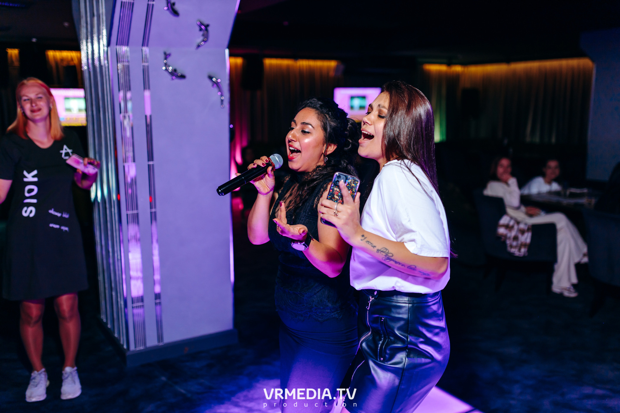 Ночь фотографии в караоке-баре «Volna»