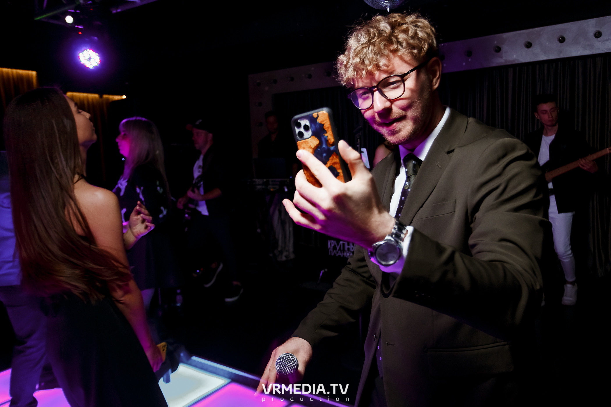 Выходные в караоке-баре «Volna»