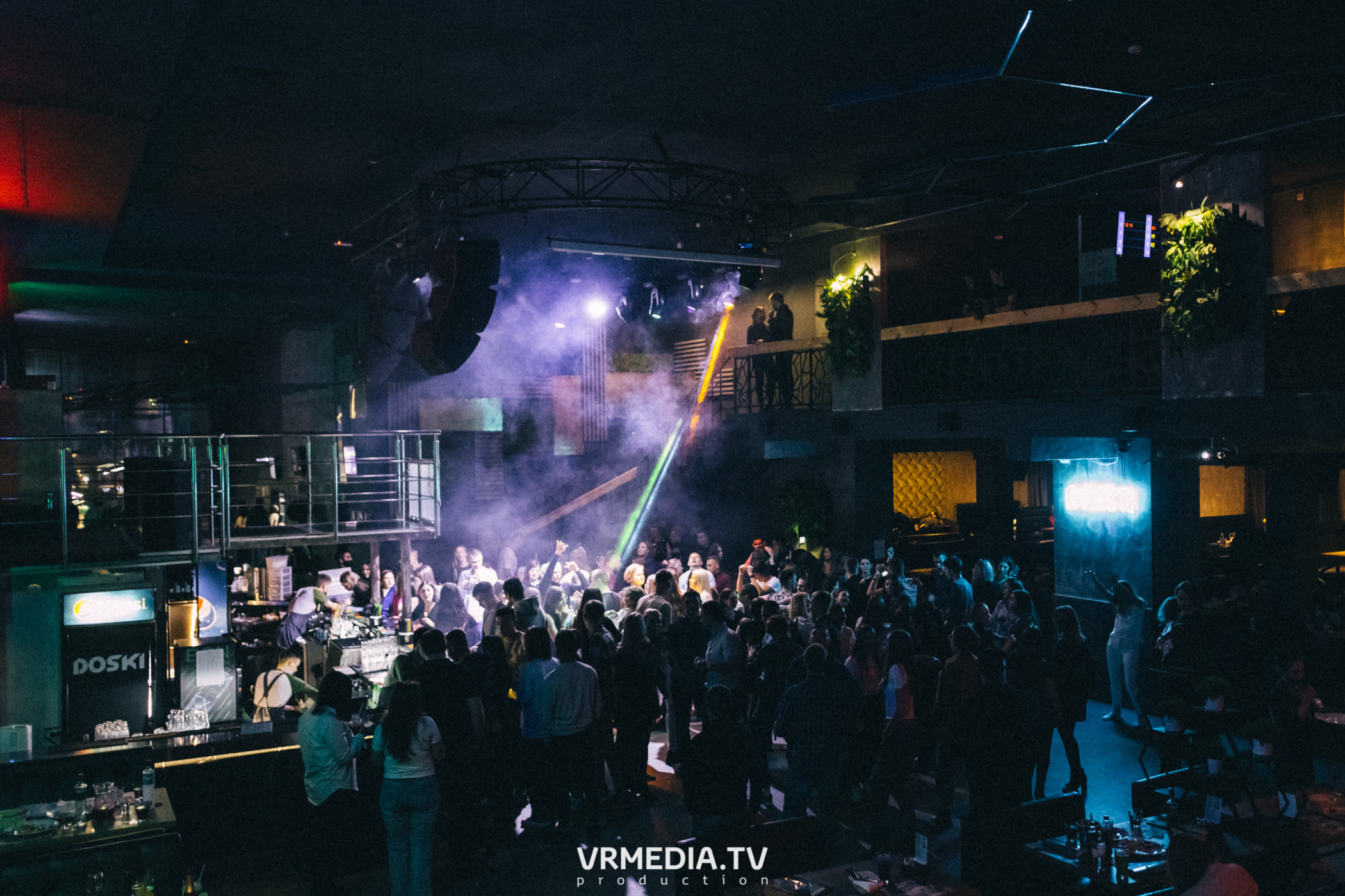 Выходные в баре «DOSKI»