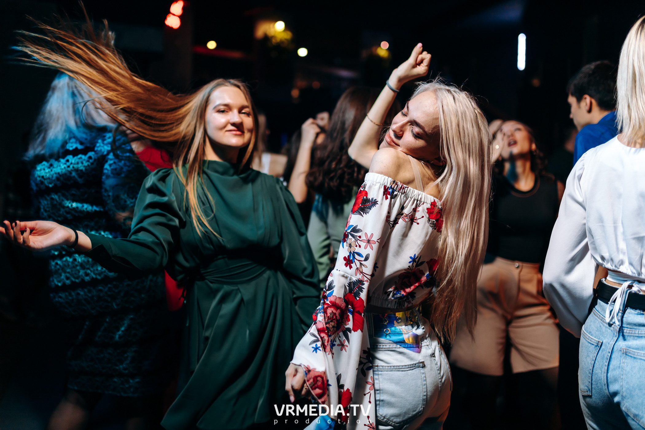 Выходные в баре «DOSKI»