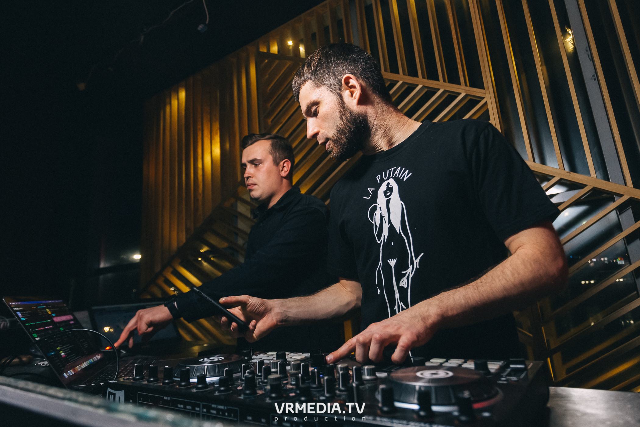 Выходные в баре «DOSKI»