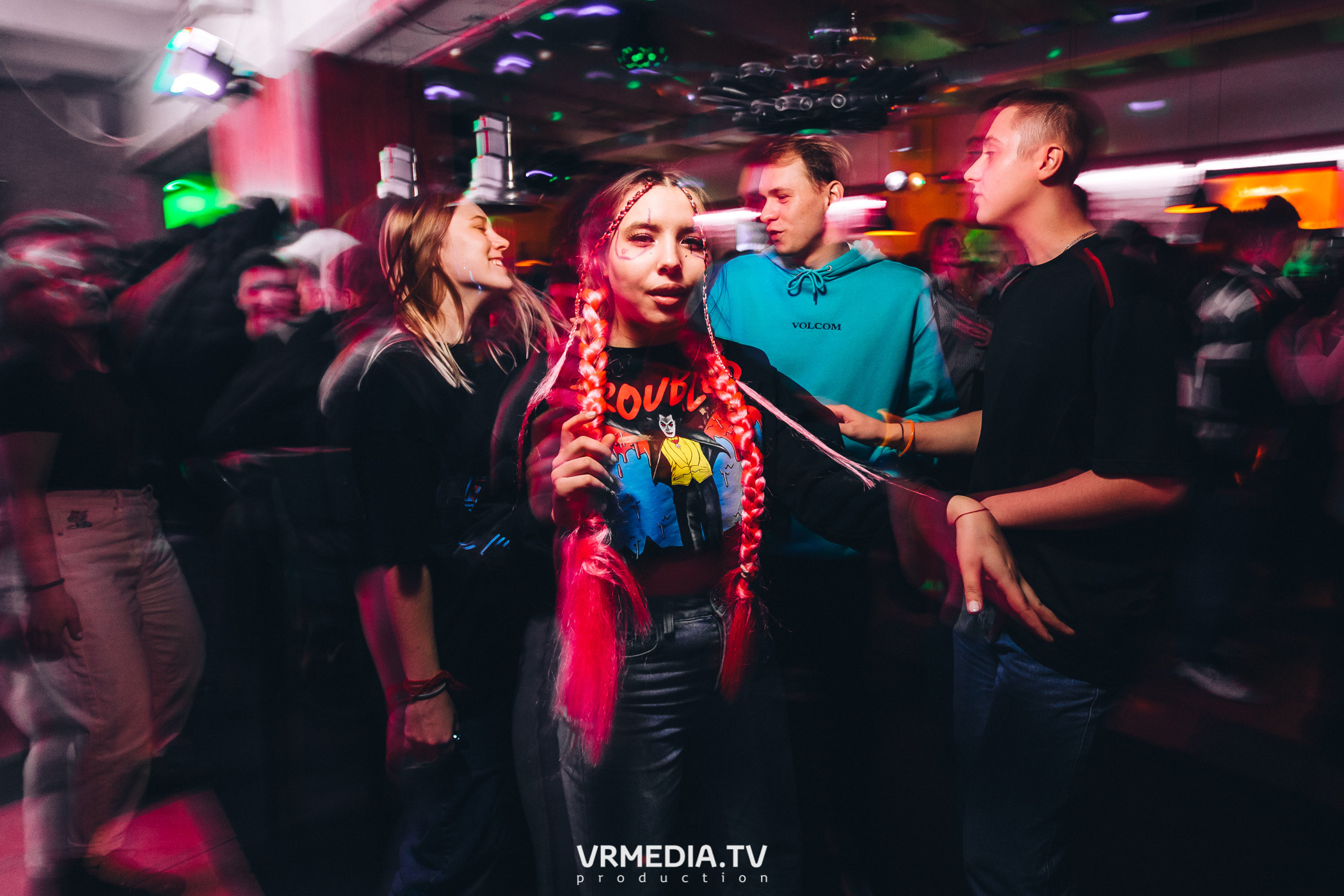 Выходные в баре «Cosmo»