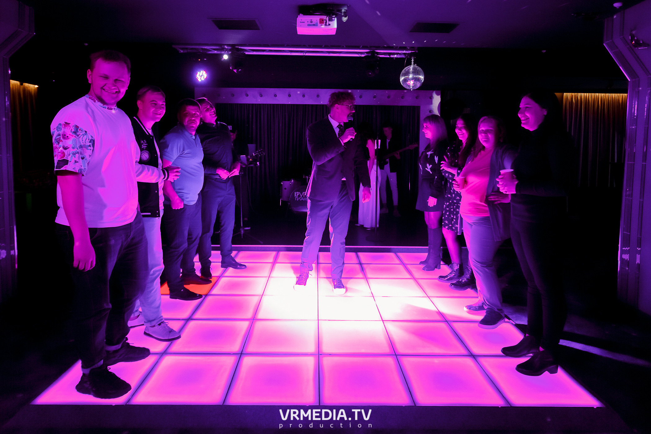 Выходные в караоке-баре «Volna»