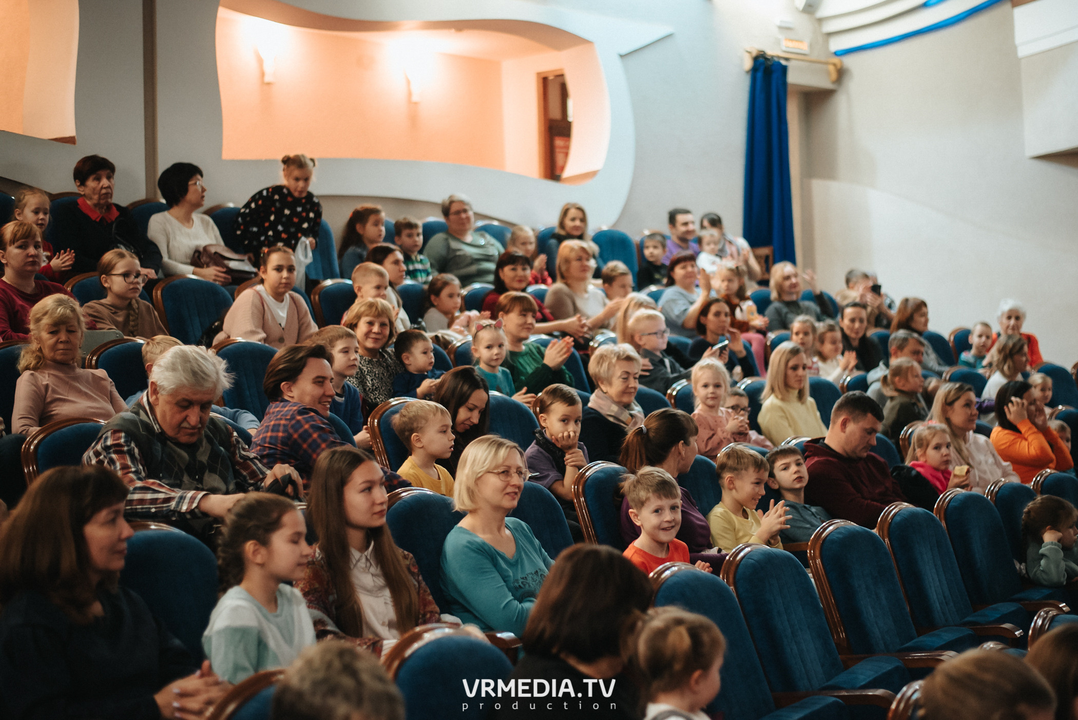 Шоу мыльных пузырей CLINK