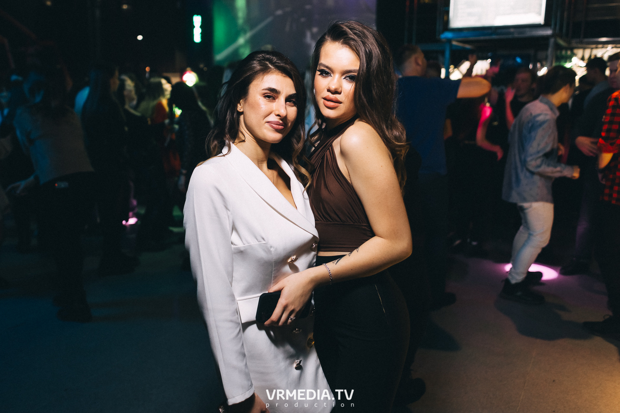 Выходные в баре «DOSKI»