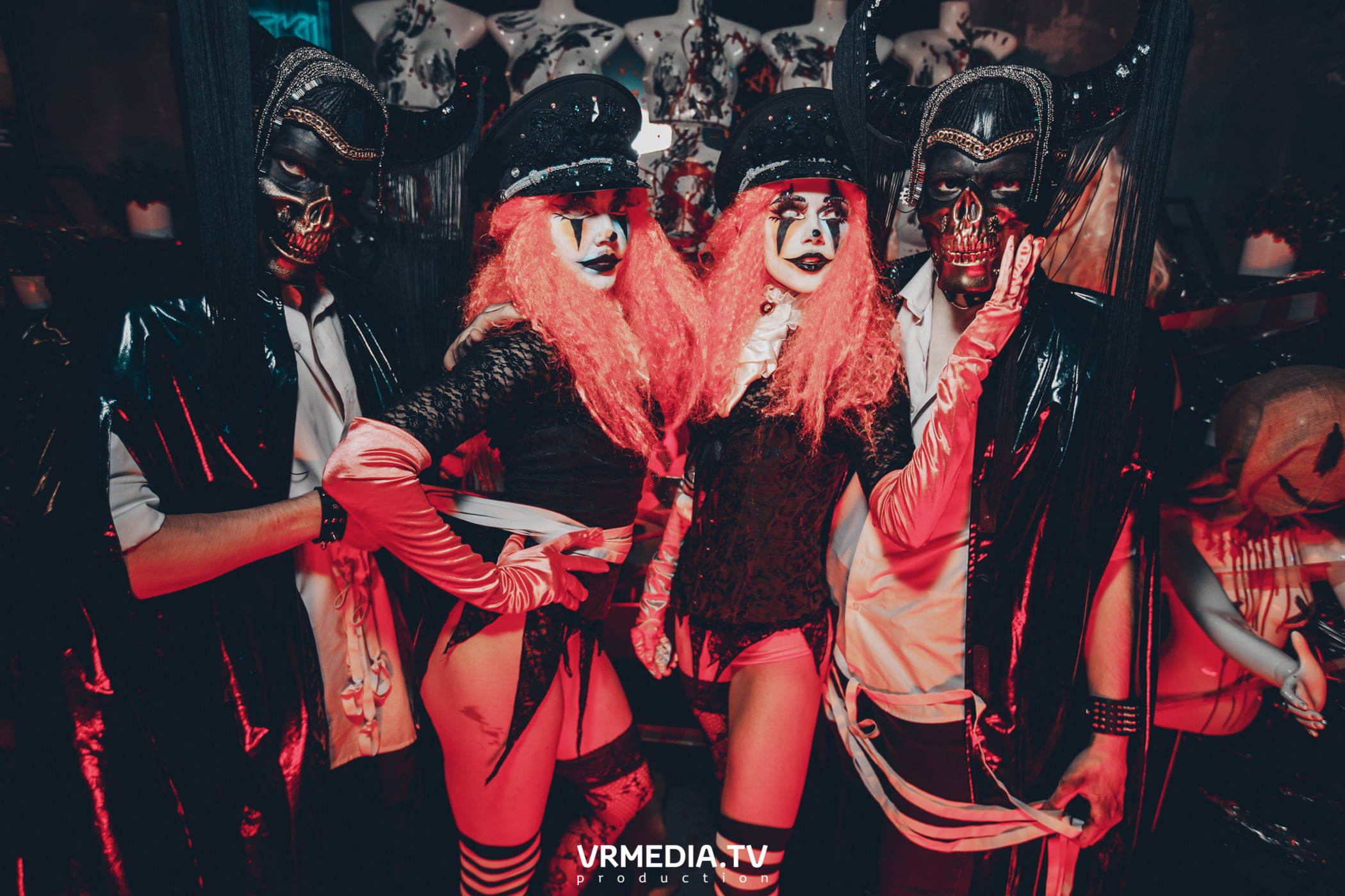 Театр мёртвых кукол в баре «DOSKI»