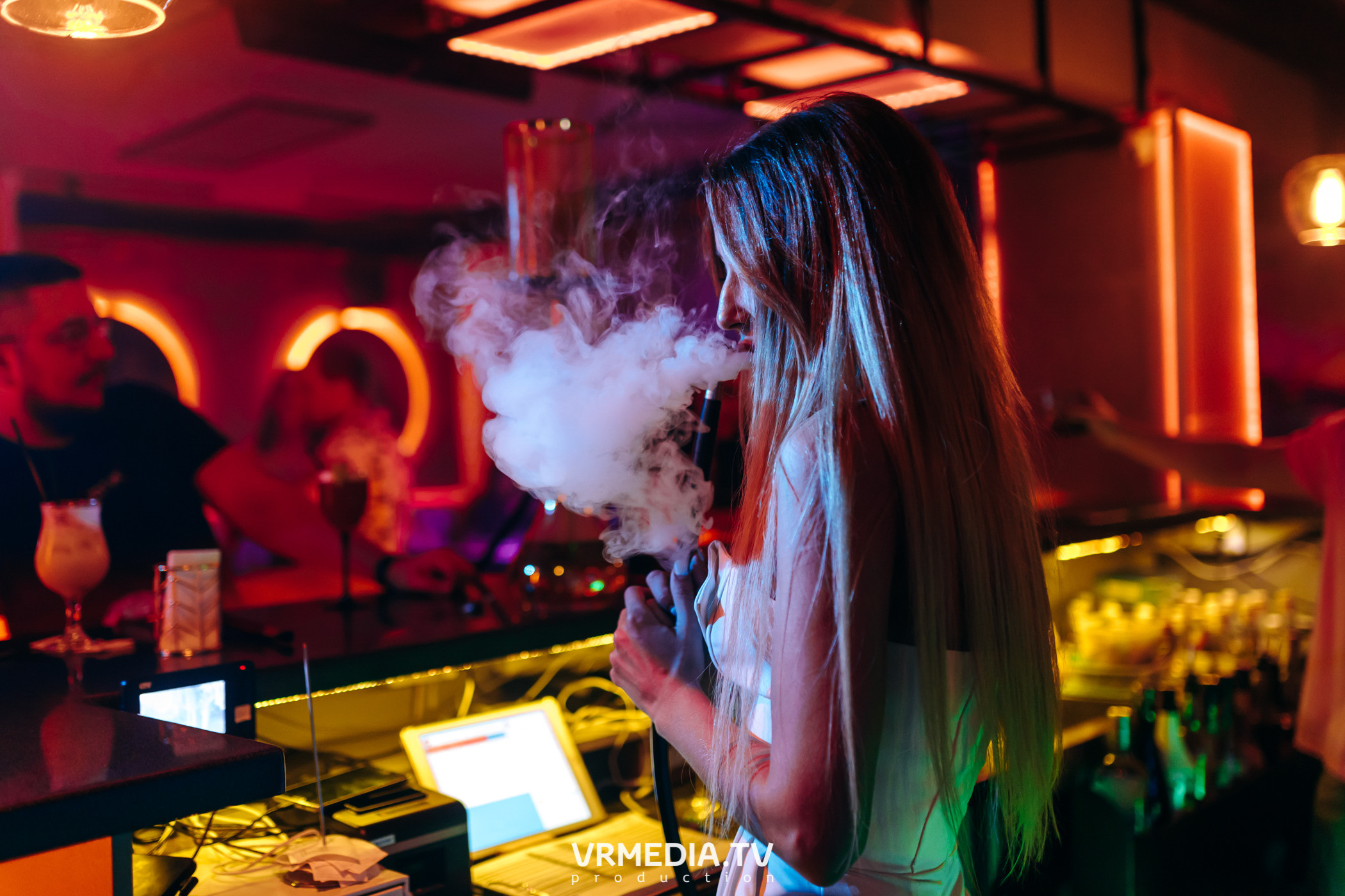 Ночь Безумного Бармена в Lounge Voice Hall «Familia»