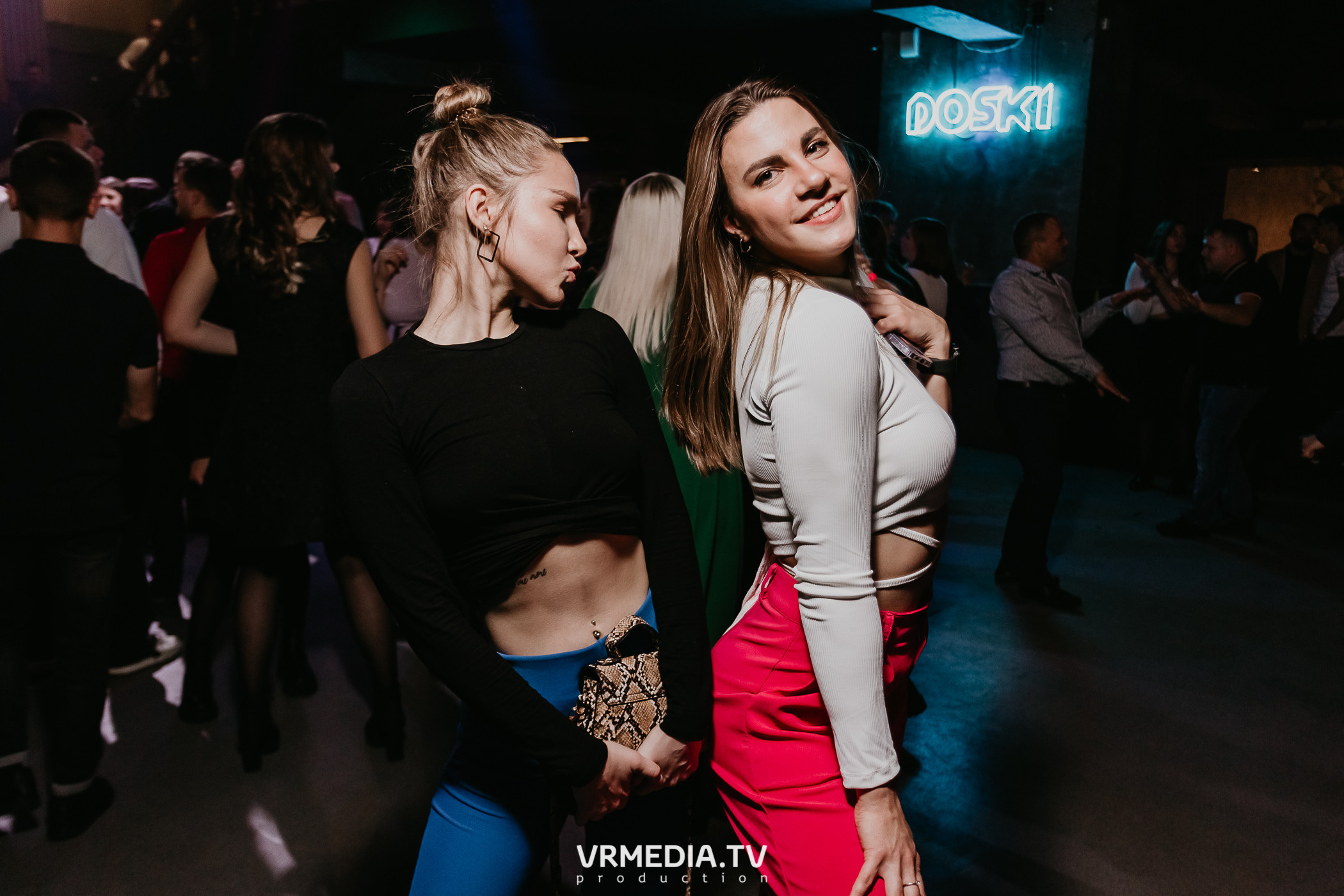 Выходные в баре «DOSKI»