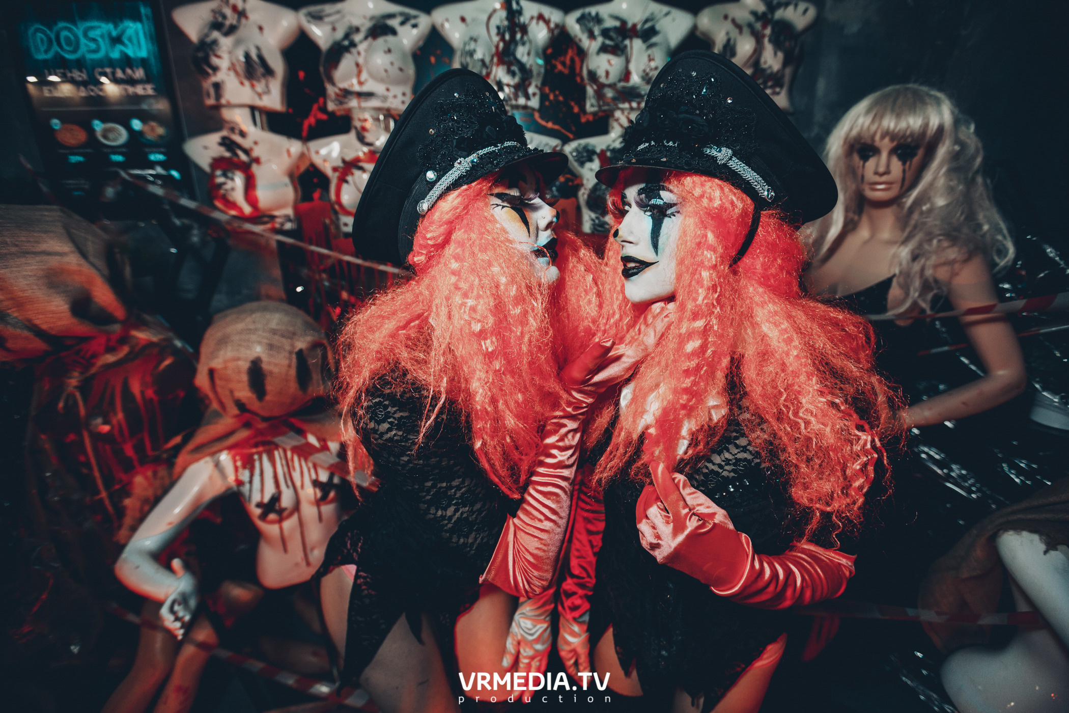 Театр мёртвых кукол в баре «DOSKI»