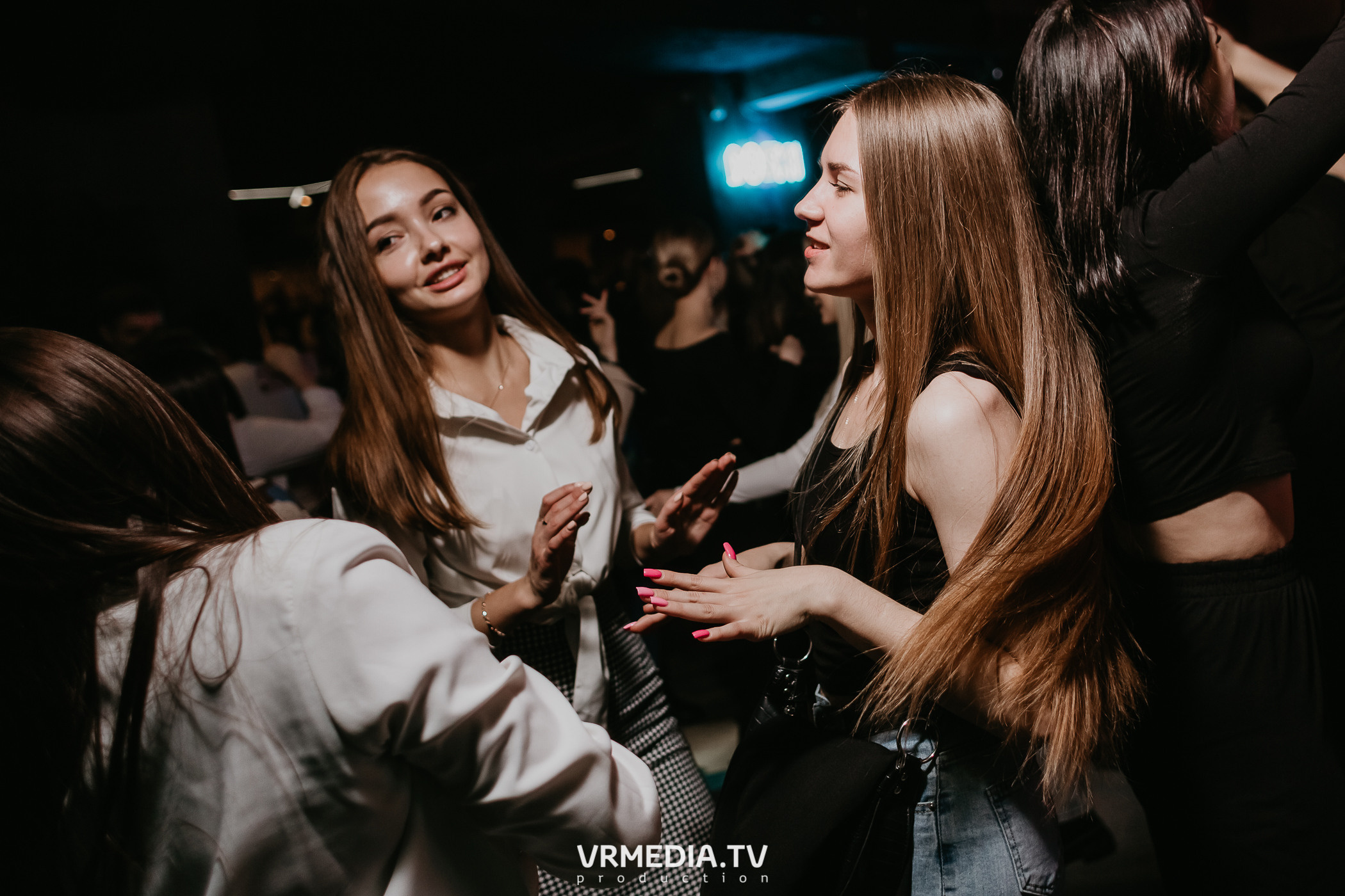 Выходные в баре «DOSKI»