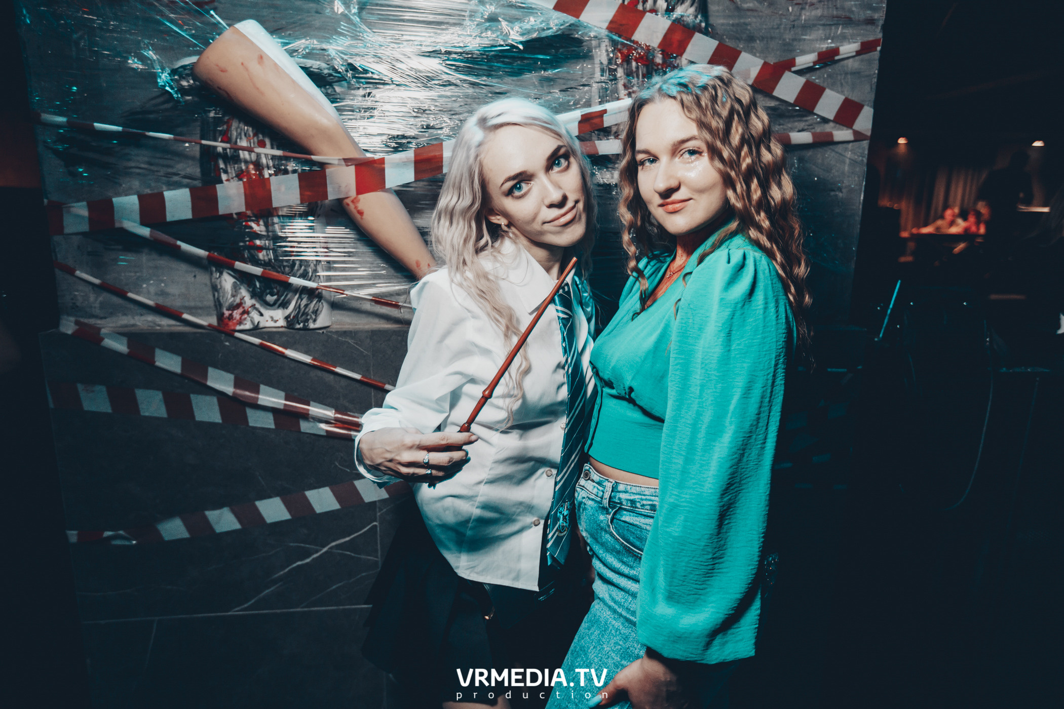 Театр мёртвых кукол в баре «DOSKI»