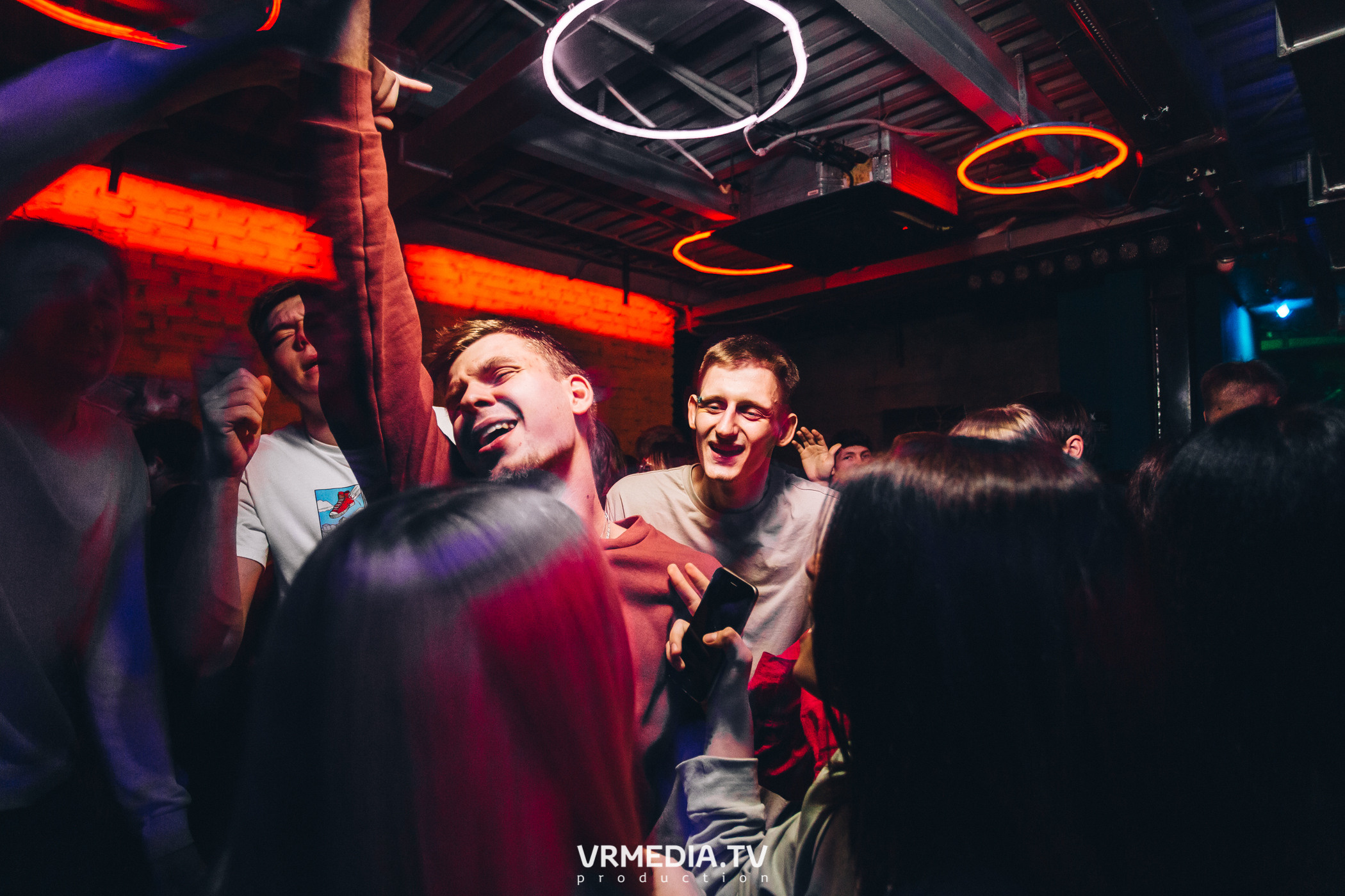 Выходные в баре «Хука Хаус»