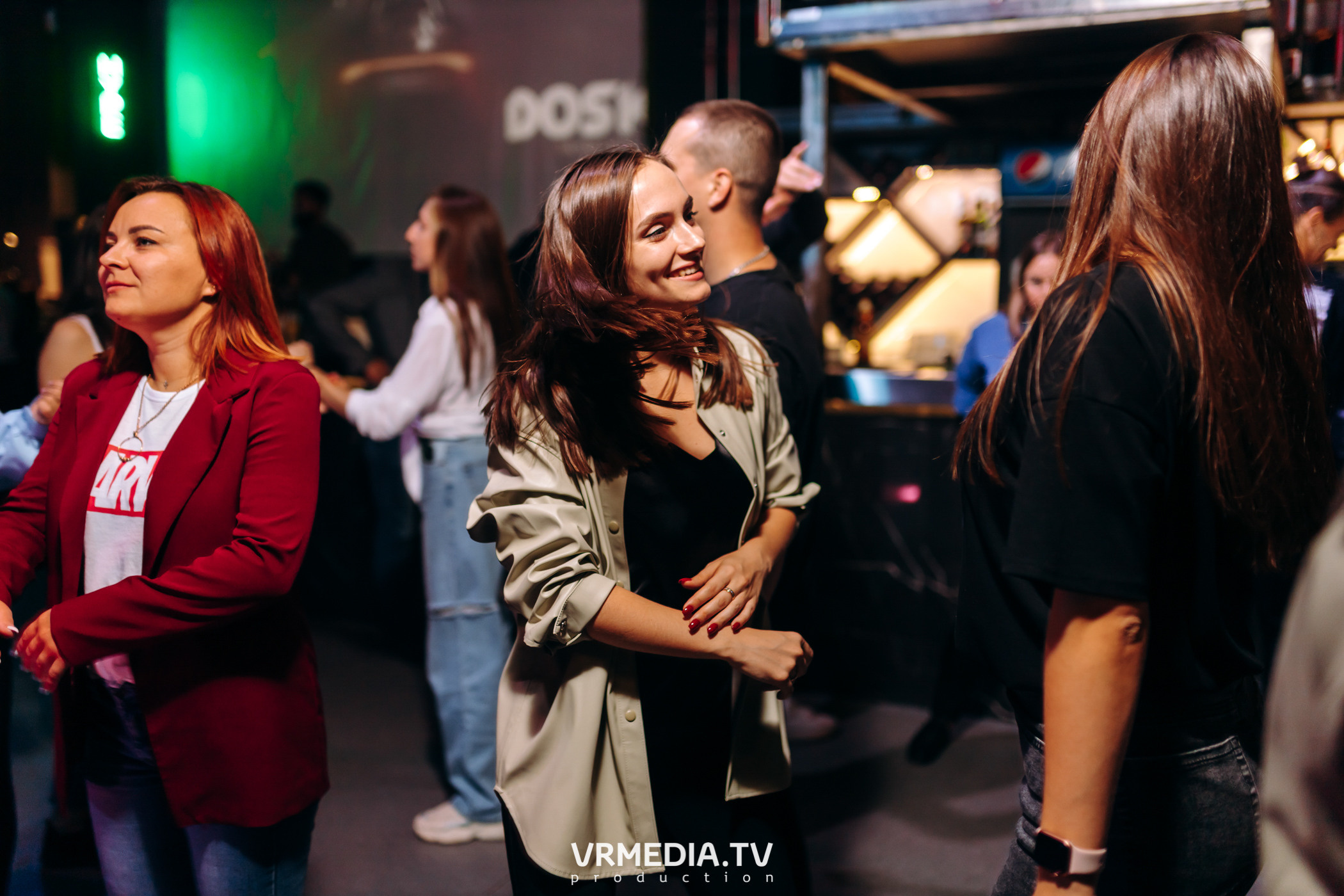 Выходные в баре «DOSKI»