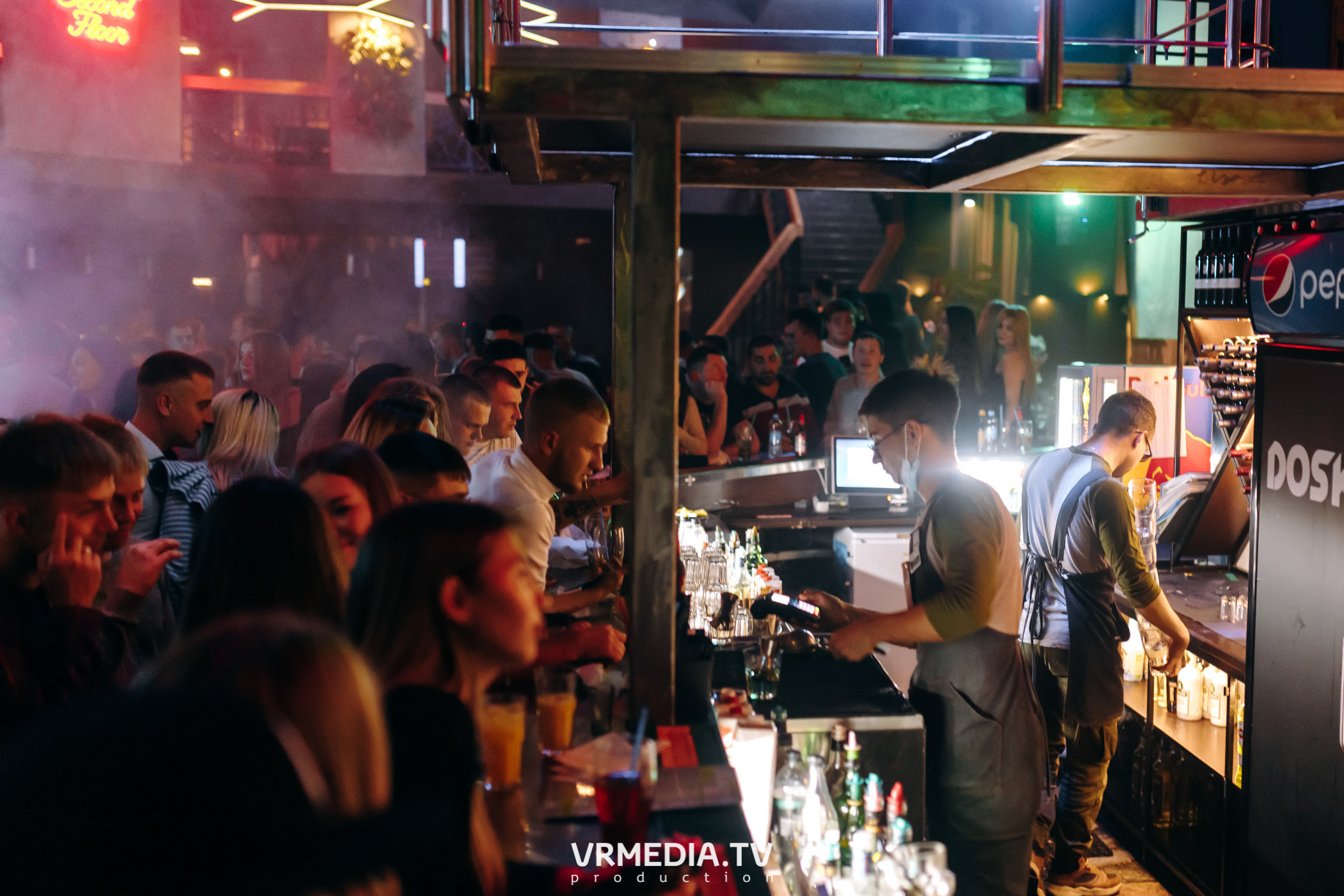 Выходные в баре «DOSKI»