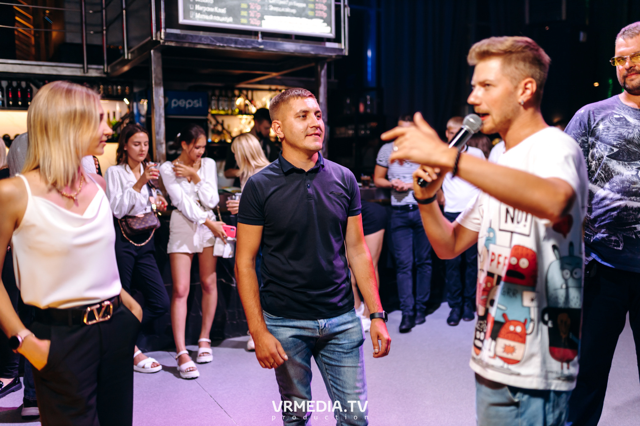 Выходные в баре «DOSKI»