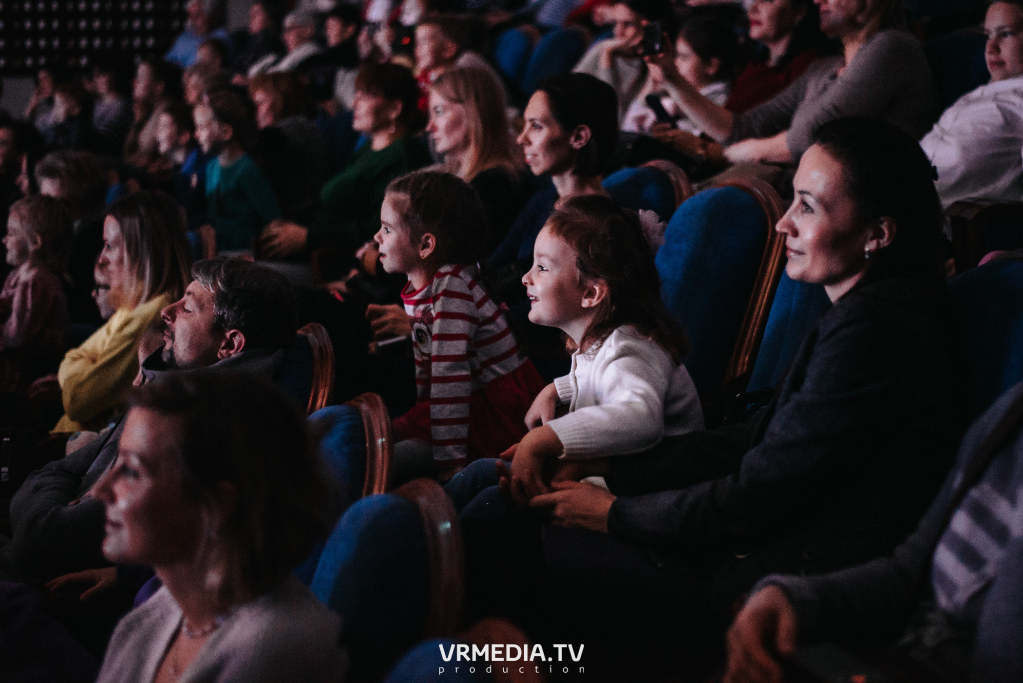 Шоу мыльных пузырей CLINK