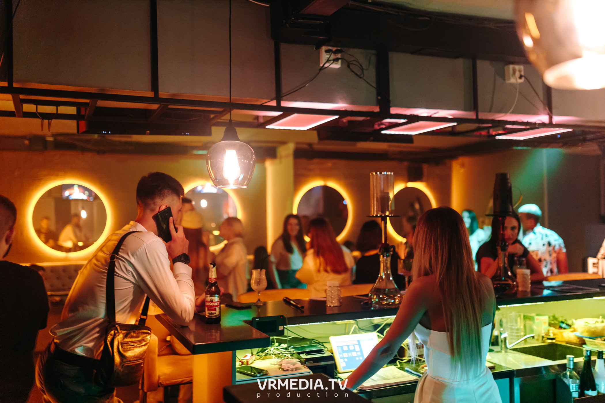 Ночь Безумного Бармена в Lounge Voice Hall «Familia»