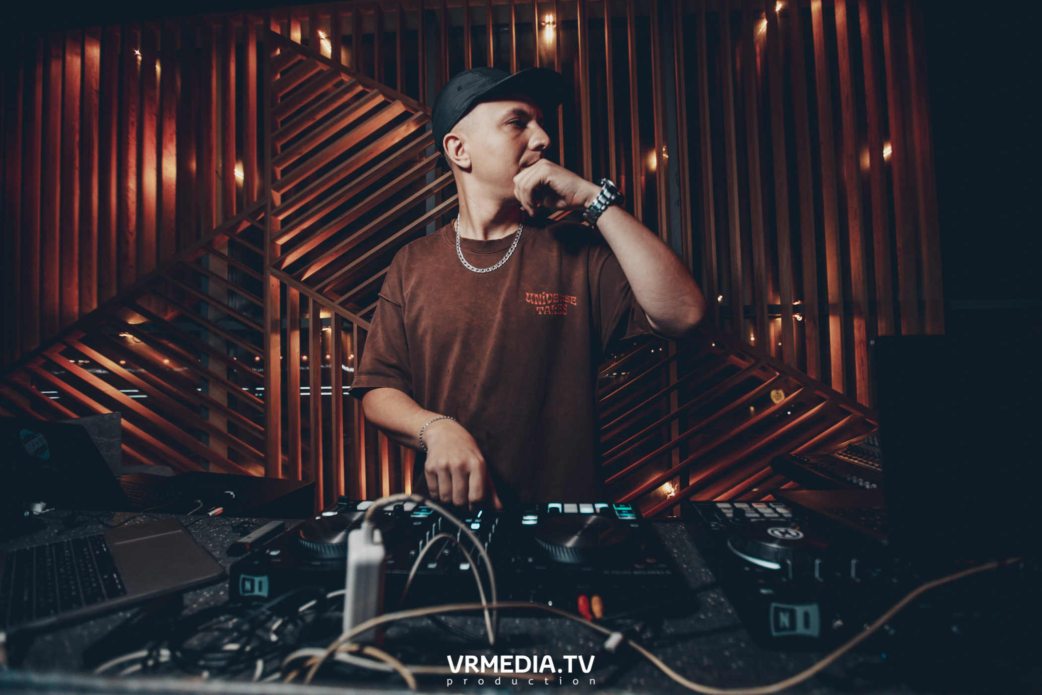 Выходные в баре «DOSKI»