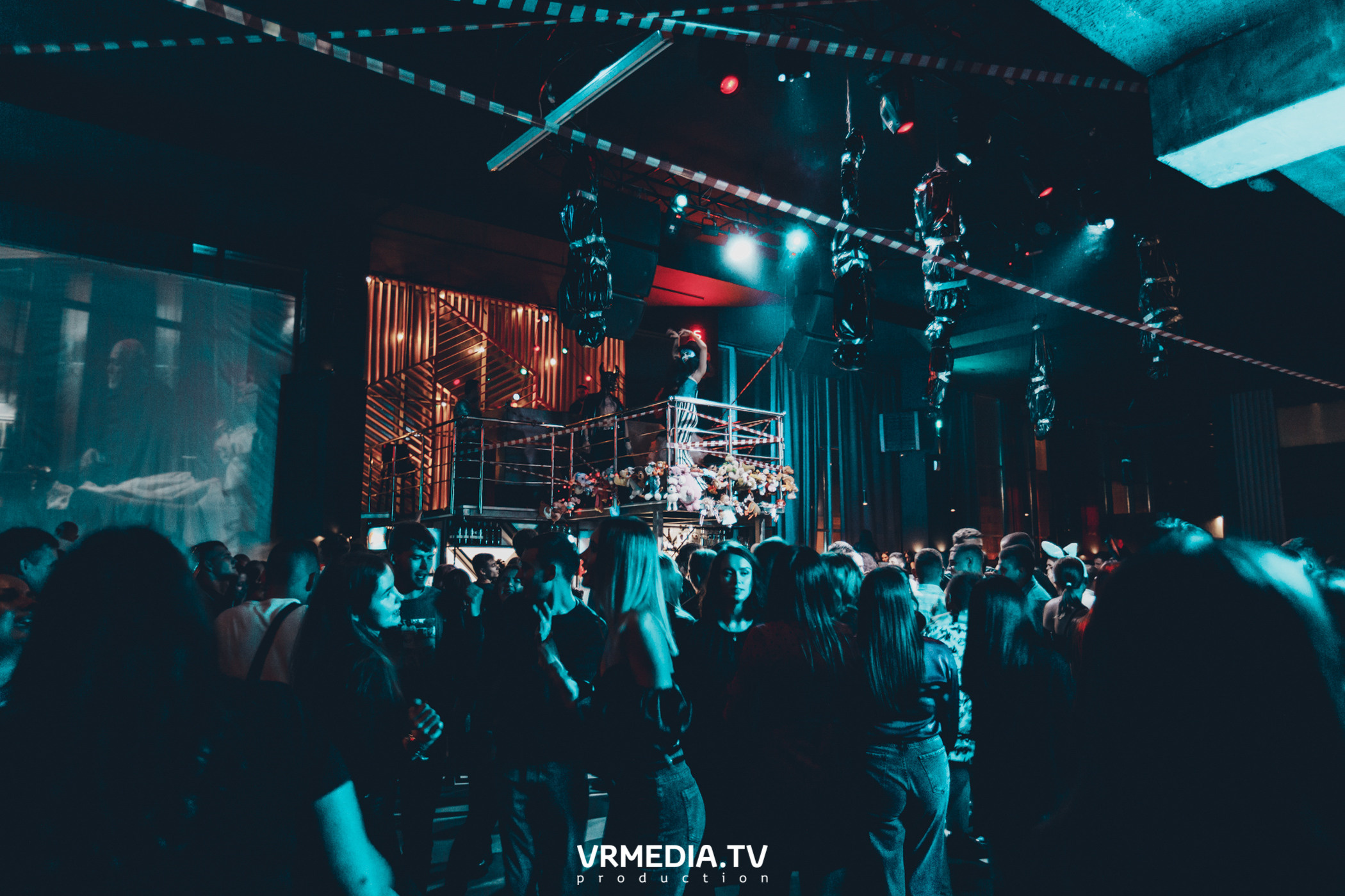 Театр мёртвых кукол в баре «DOSKI»