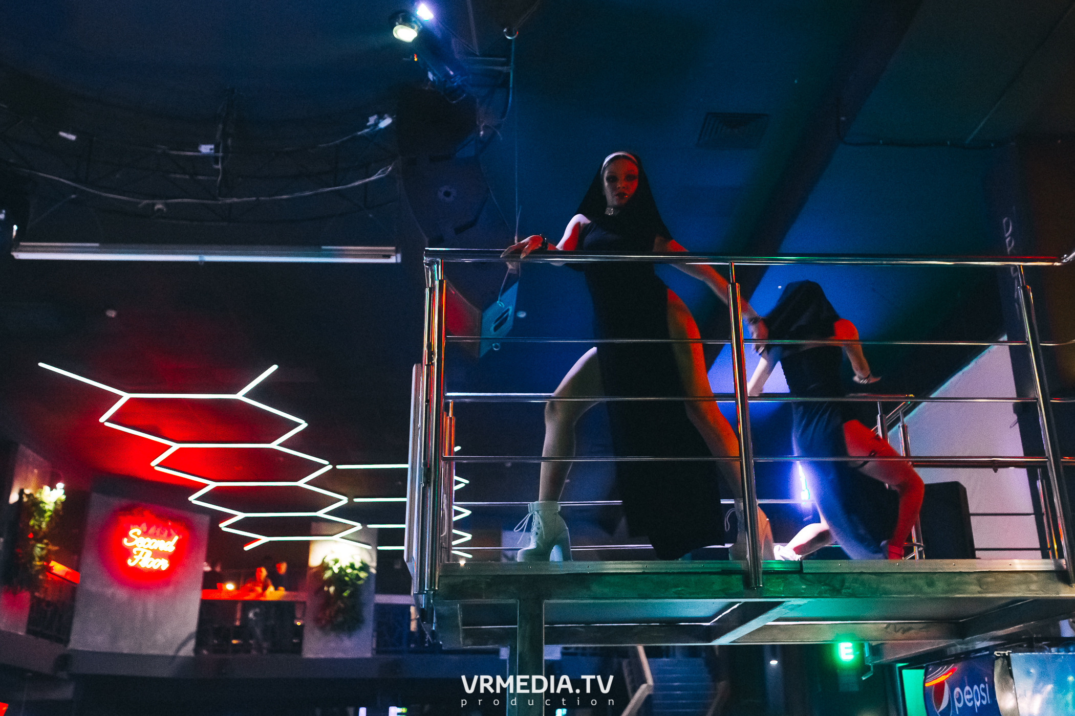 Выходные в баре «DOSKI»