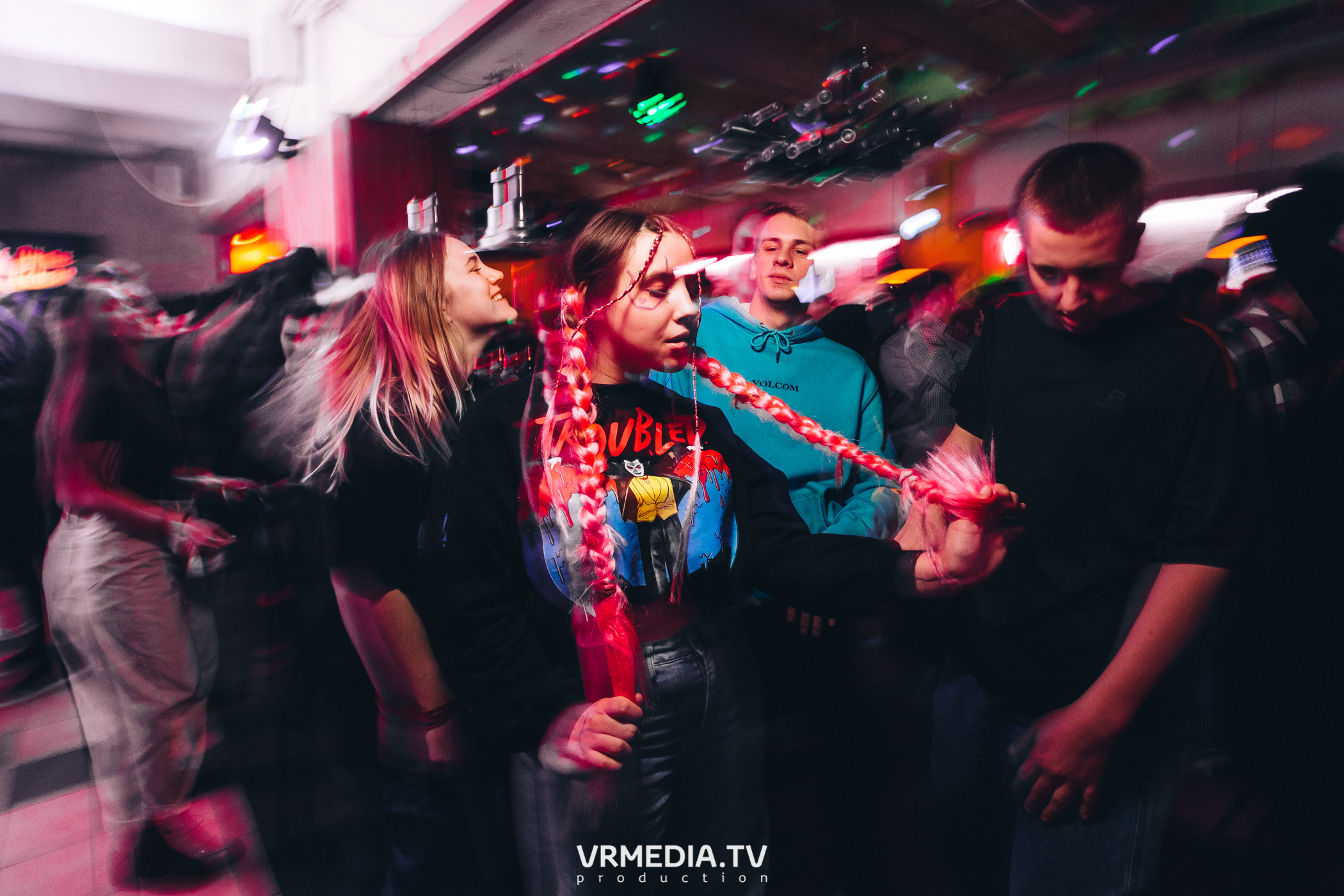 Выходные в баре «Cosmo»