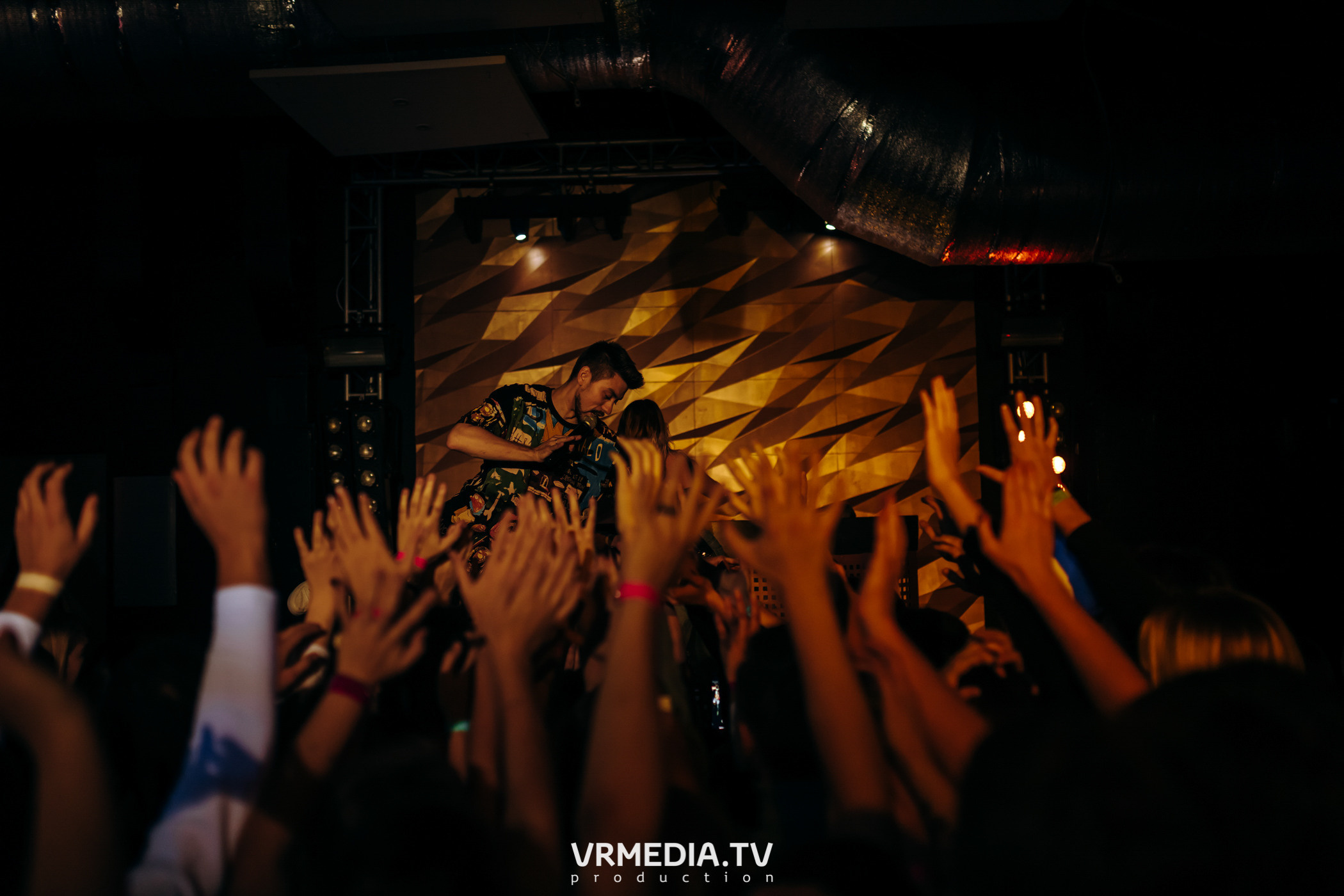 Ночь, Рейв и Мед