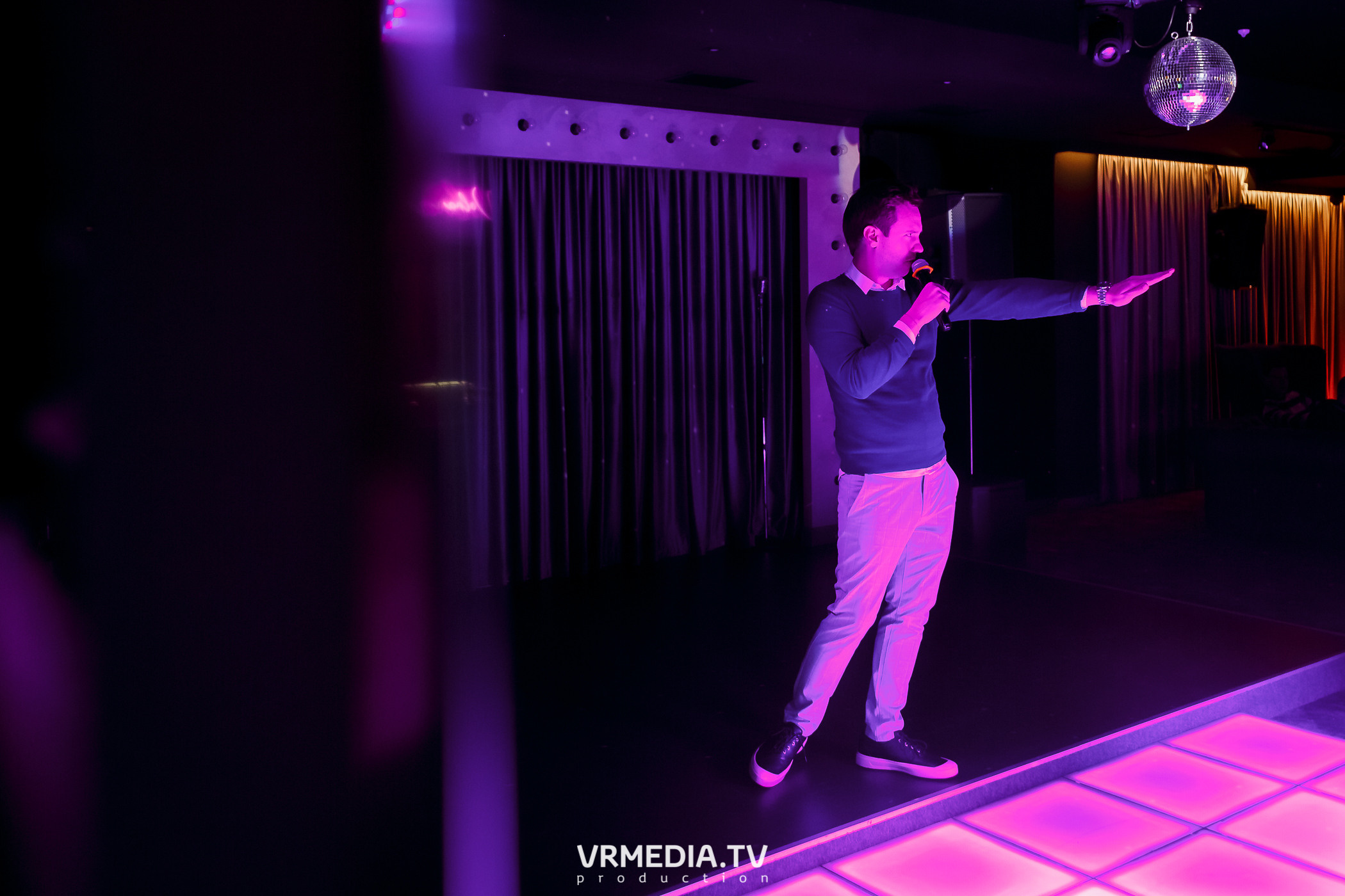 Выходные в караоке-баре «Volna»