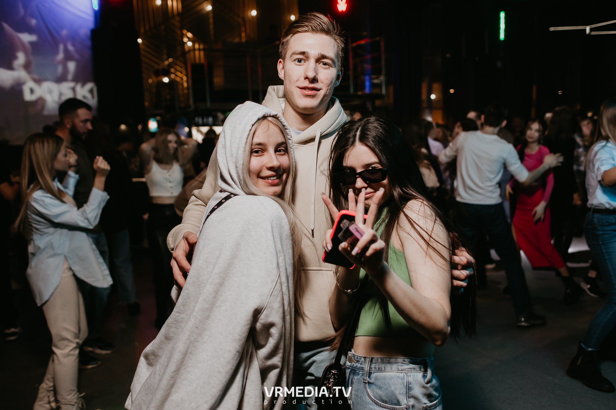 Выходные в баре «DOSKI»